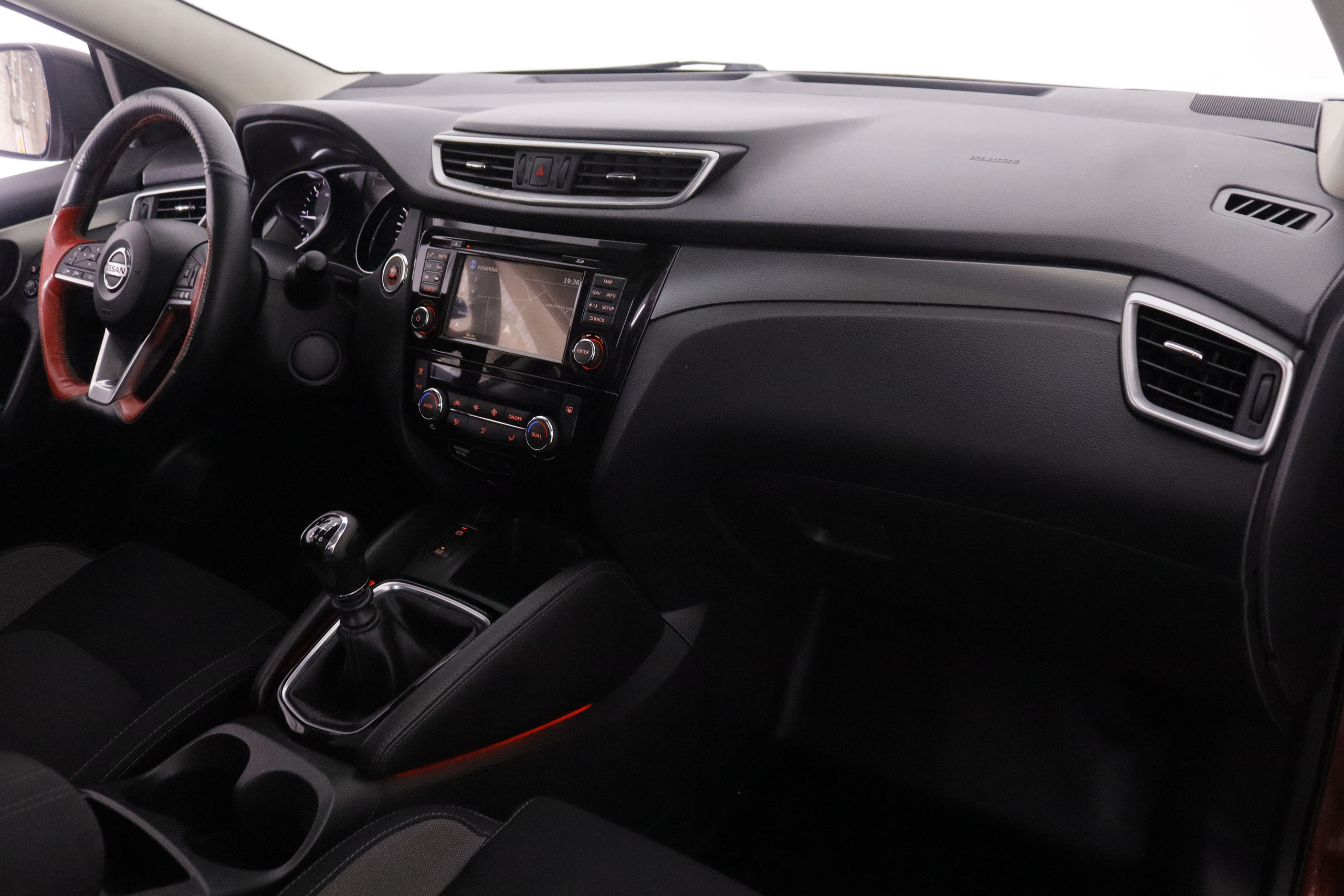 Nissan Qashqai 1.5 DCI N-CONNECTA 110CV 5P # TECHO PANORAMICO, NAVY, PARKTRONIC foto 17