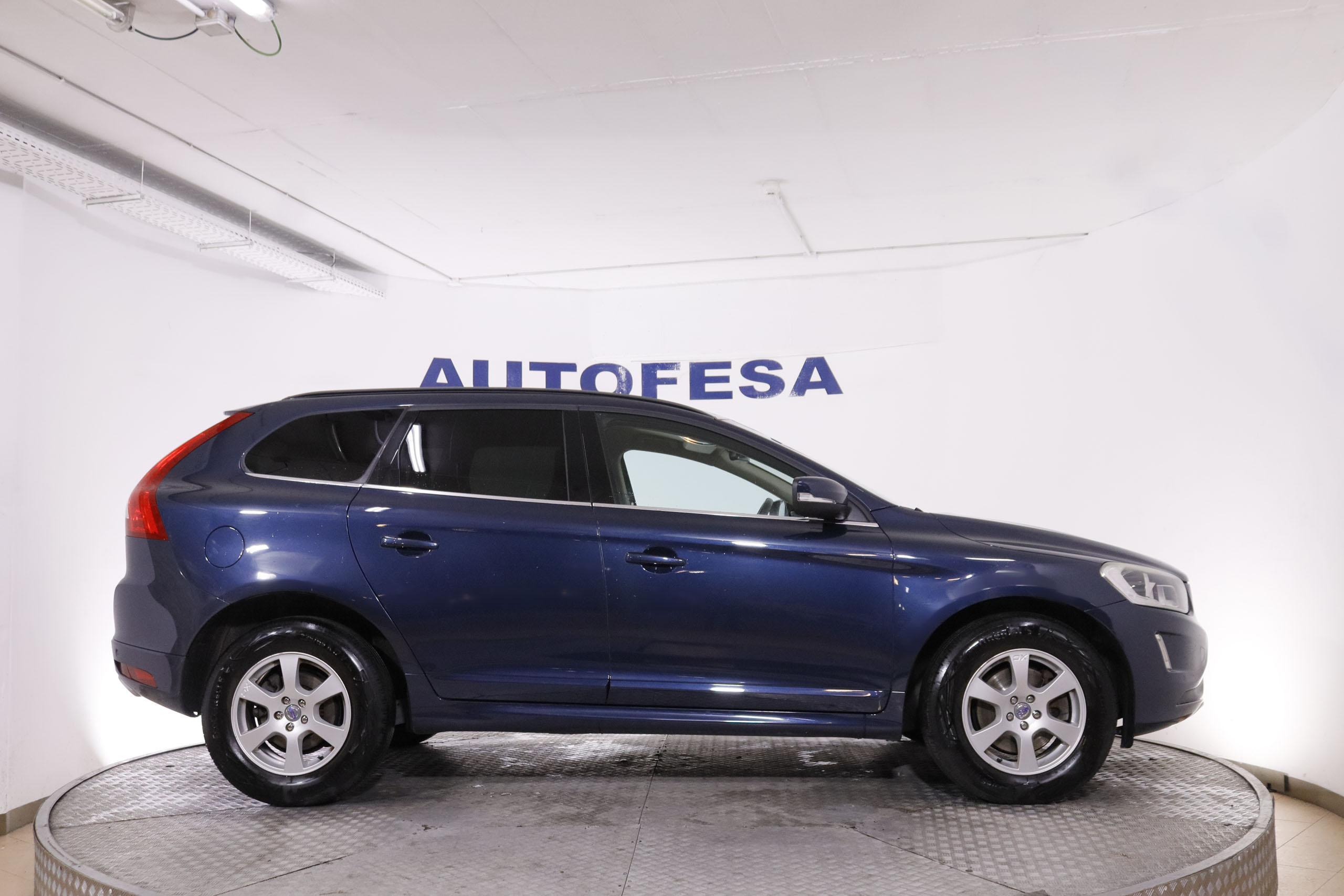 Volvo Xc 60 2.0 D4 MOMENTUM AUTO 4X2 184CV 5P # PARKTRONIC foto 5
