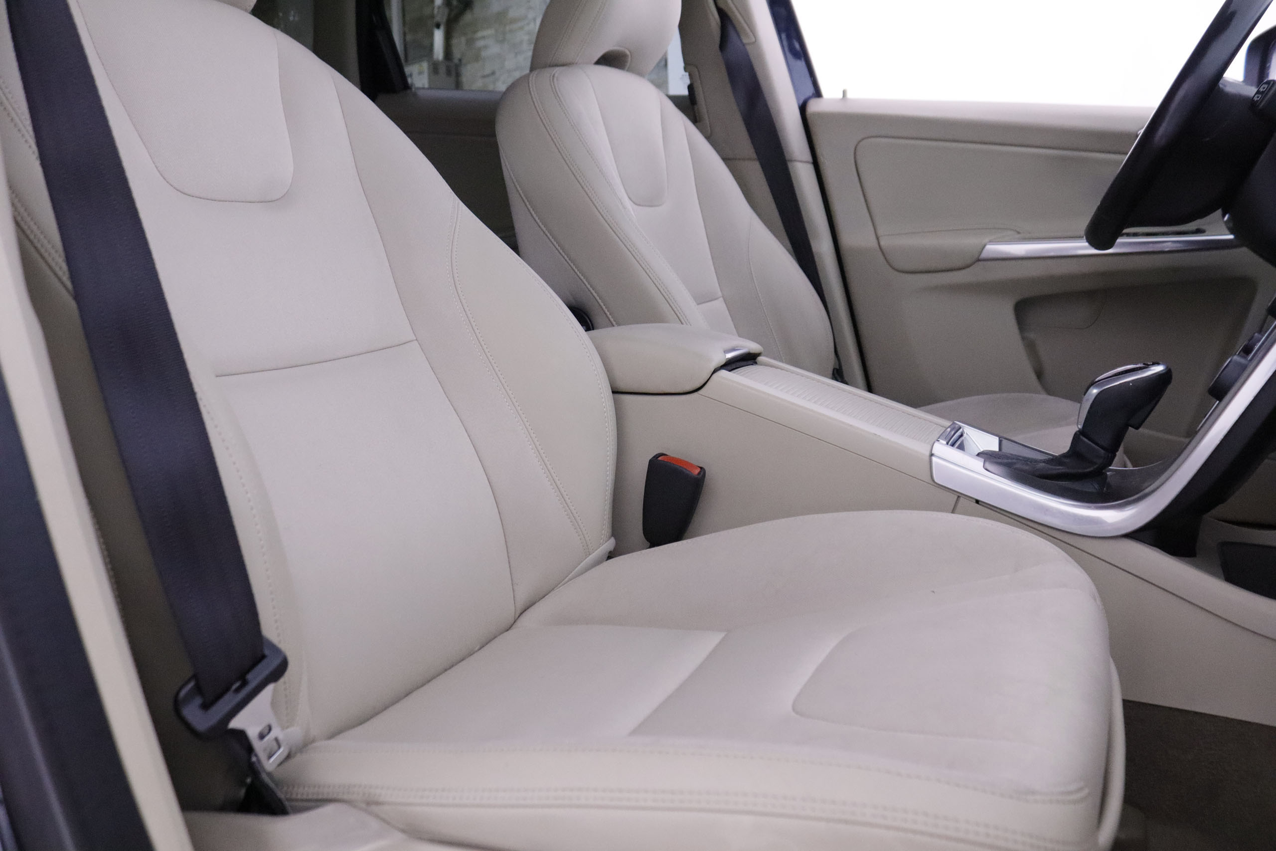 Volvo Xc 60 2.0 D4 MOMENTUM AUTO 4X2 184CV 5P # PARKTRONIC foto 14