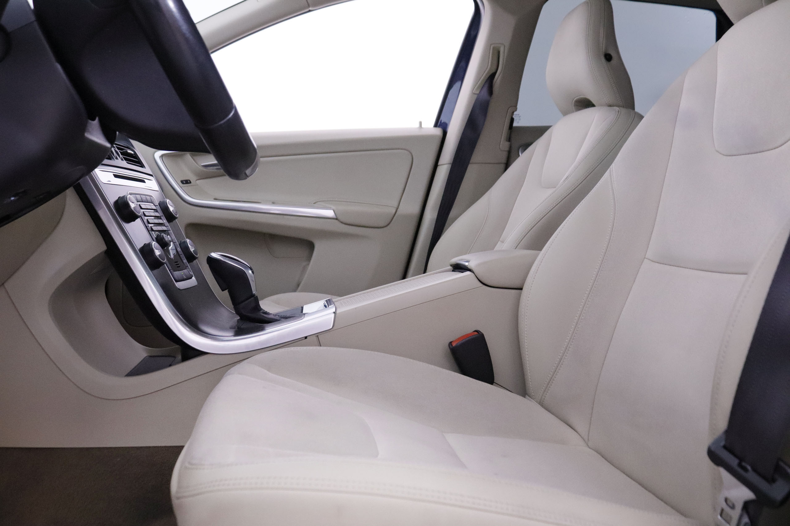 Volvo Xc 60 2.0 D4 MOMENTUM AUTO 4X2 184CV 5P # PARKTRONIC foto 15