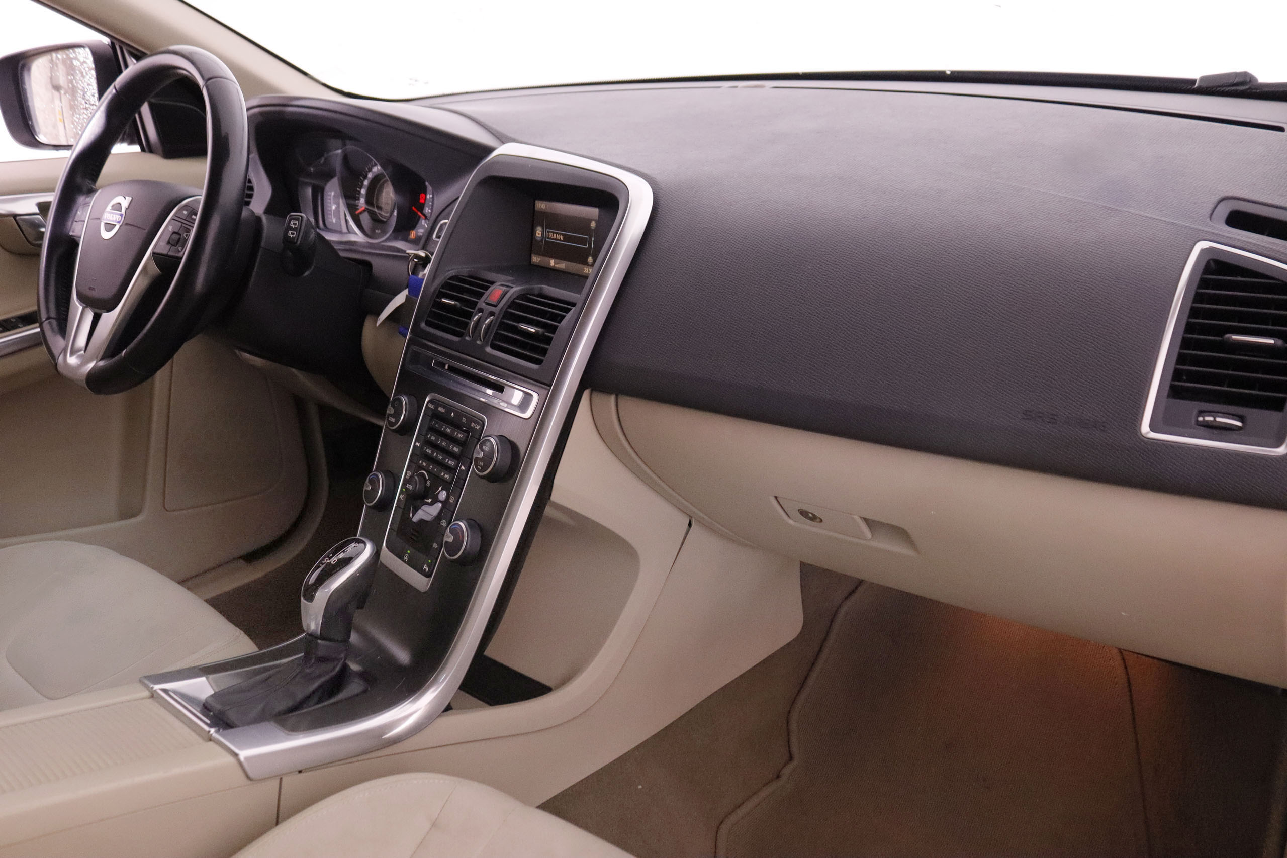 Volvo Xc 60 2.0 D4 MOMENTUM AUTO 4X2 184CV 5P # PARKTRONIC foto 21