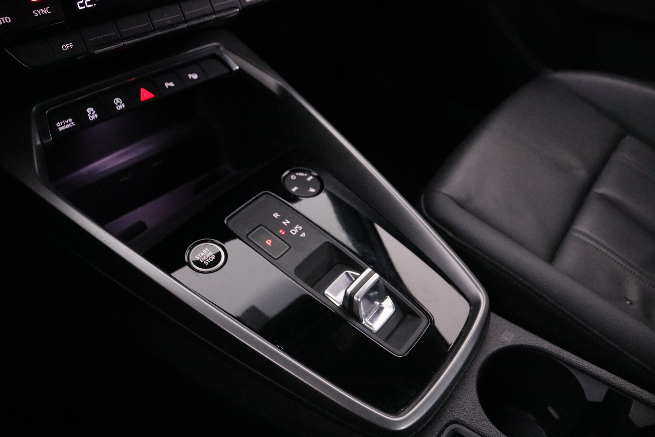 Audi A3 SPORTBACK 35 TFSI MHEV AUTO LUXE 150CV 5P # NAVY,CUERO,FAROS LED, SPORTBACK 35 TFSI MHEV AUTO LUXE 150CV 5P # NAVY,CUERO,FAROS LED, foto 31