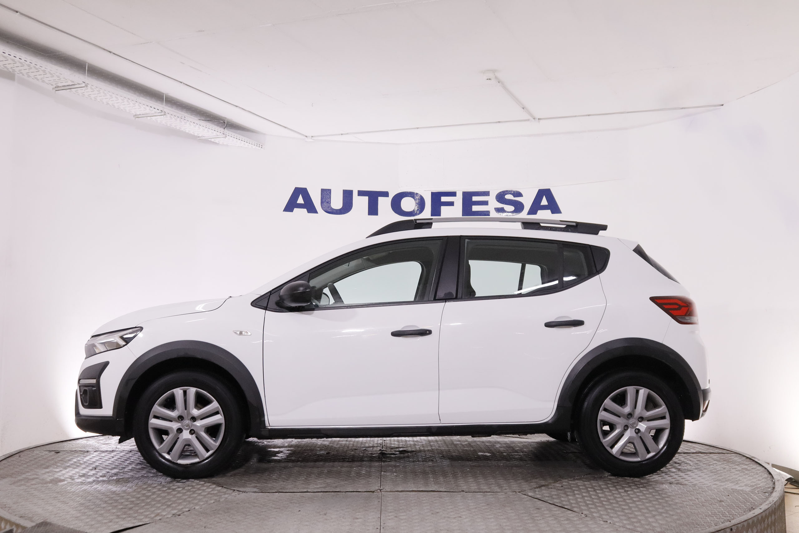 Dacia Sandero STEPWAY 1.0 ECO-G GAS GLP ESSENTIAL 100CV 5P # PARKTRONIC,FAROS LED foto 5