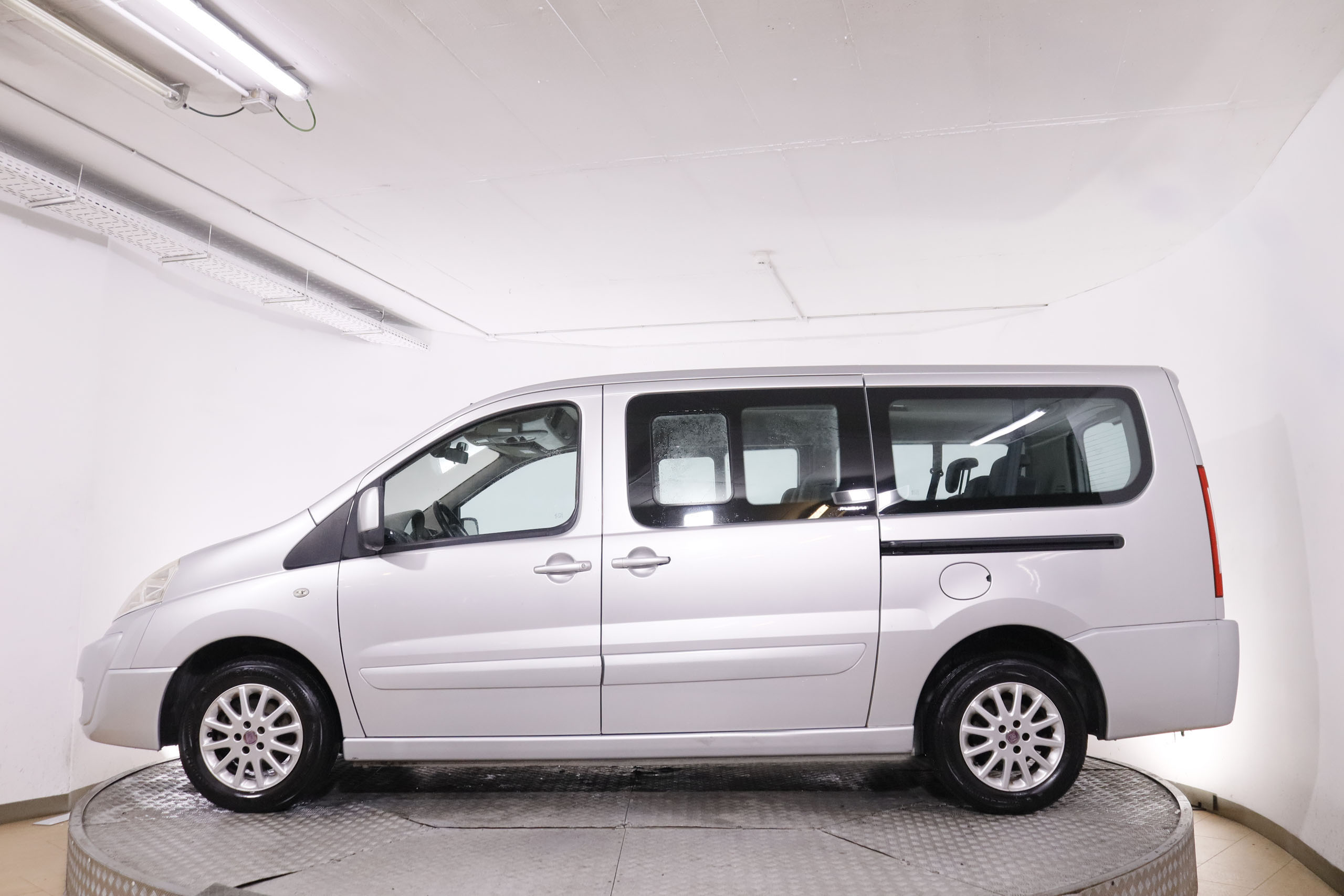 Fiat Scudo 2.0 MJTE PANORAMA 165CV 9 PLAZAS 5P foto 5