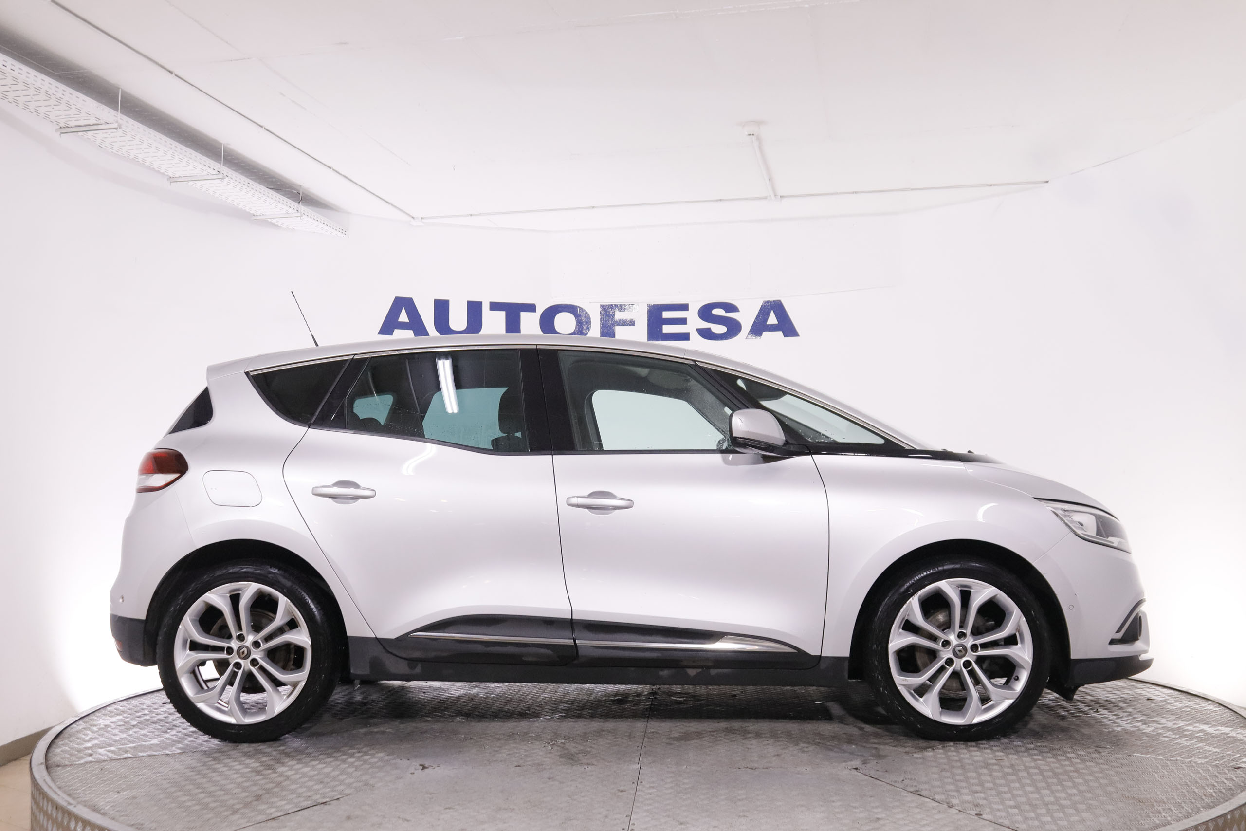 Renault Scenic 1.6 DCI 120CV BUSINESS 5P # NAVY,CAMARA TRASERA,PARKTORNIC foto 10