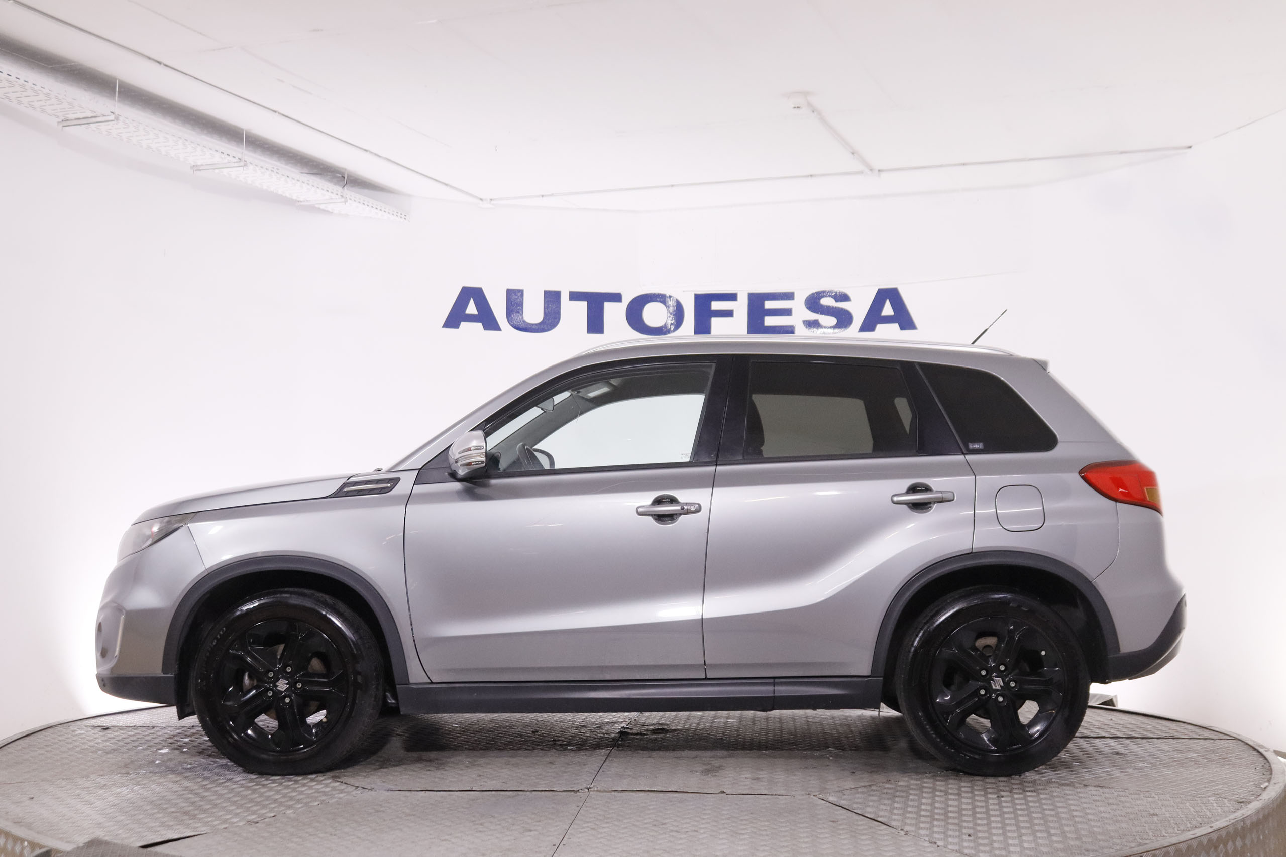 Suzuki Vitara 1.4T 4WD AUTO S 140CV 5P # NAVY,FAROS LED,CAMARA TRASERA,PARKTRONIC foto 3