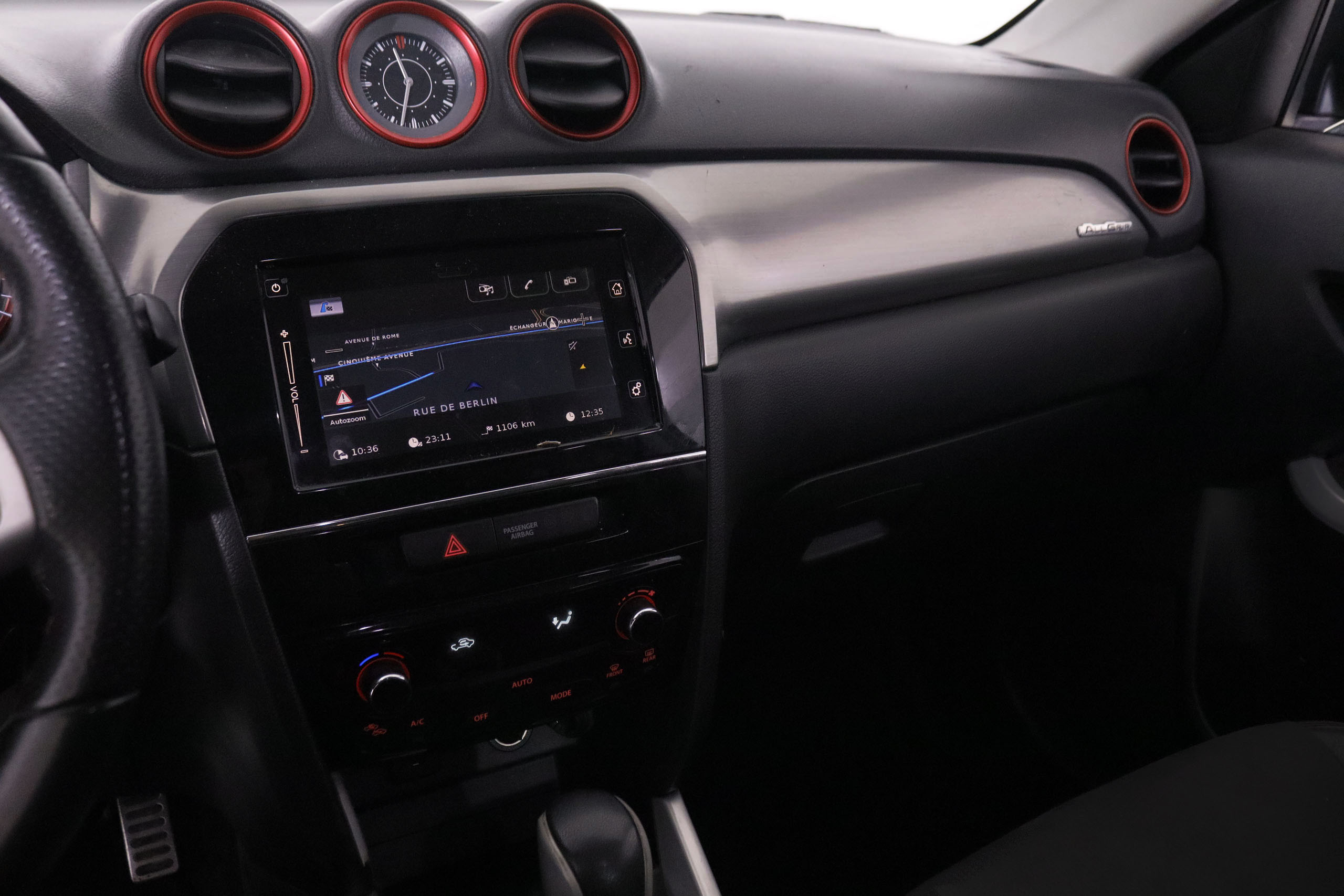 Suzuki Vitara 1.4T 4WD AUTO S 140CV 5P # NAVY,FAROS LED,CAMARA TRASERA,PARKTRONIC foto 15