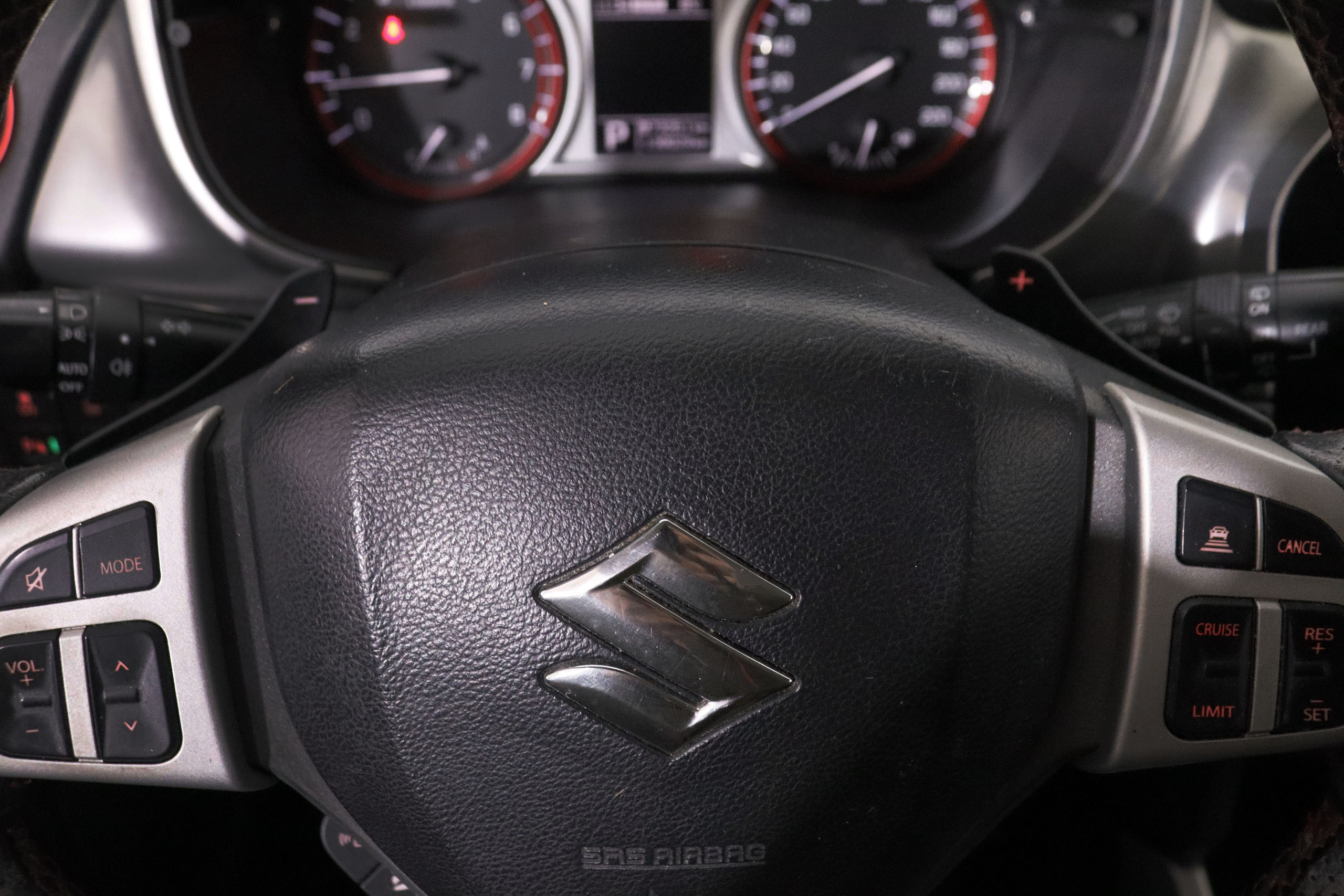 Suzuki Vitara 1.4T 4WD AUTO S 140CV 5P # NAVY,FAROS LED,CAMARA TRASERA,PARKTRONIC foto 26