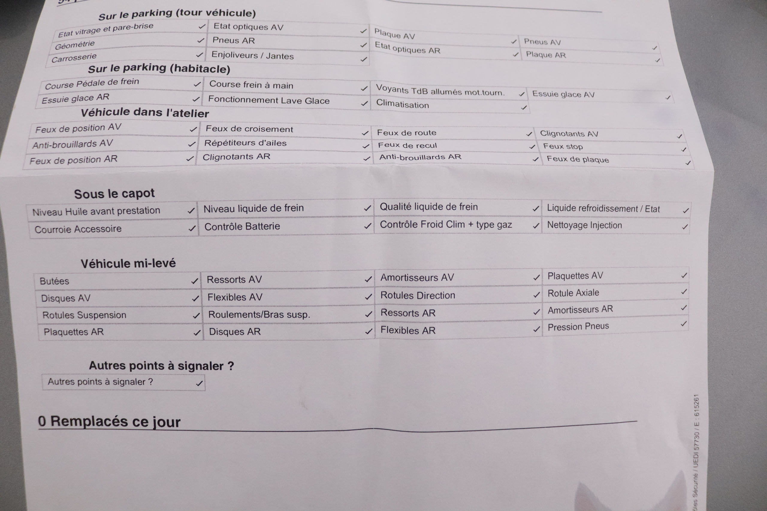 Suzuki Vitara 1.4T 4WD AUTO S 140CV 5P # NAVY,FAROS LED,CAMARA TRASERA,PARKTRONIC foto 41