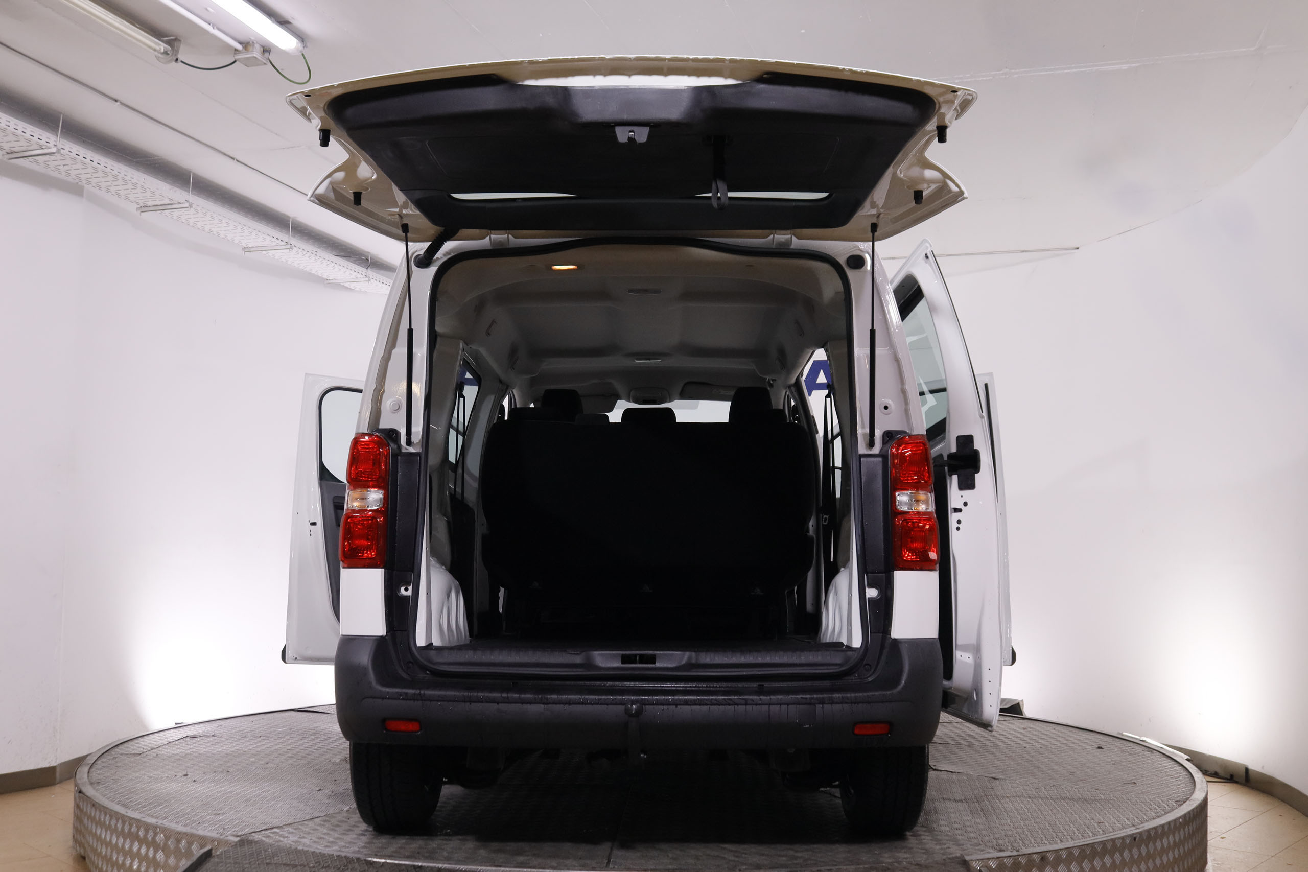 Citroen Jumpy 1.6 COMBI TALLA M 115CV 6 PLAZAS 4P # IVA DEDUCIBLE foto 10