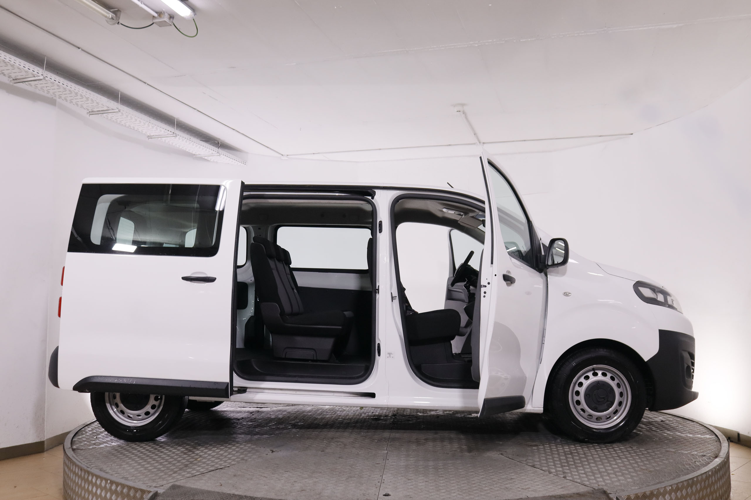 Citroen Jumpy 1.6 COMBI TALLA M 115CV 6 PLAZAS 4P # IVA DEDUCIBLE foto 11