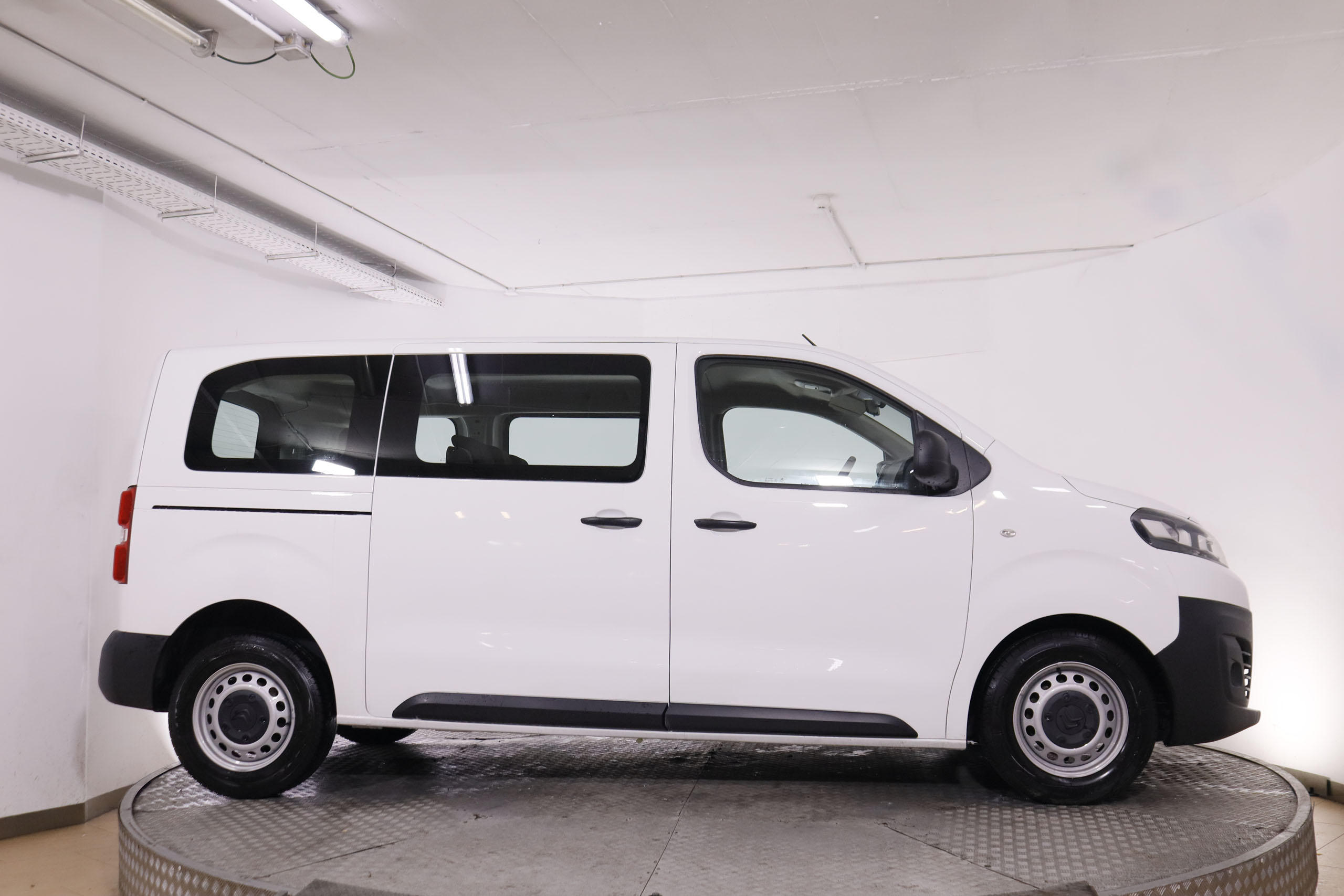 Citroen Jumpy 1.6 COMBI TALLA M 115CV 6 PLAZAS 4P # IVA DEDUCIBLE foto 9