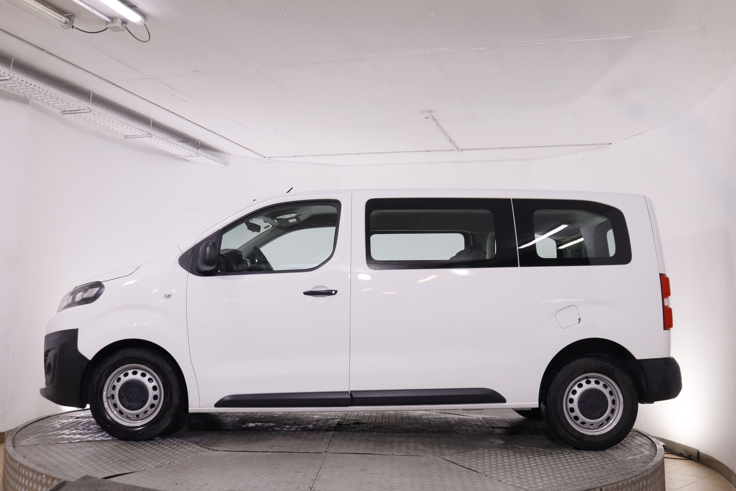 Citroen Jumpy 1.6 COMBI TALLA M 115CV 6 PLAZAS 4P # IVA DEDUCIBLE foto 13