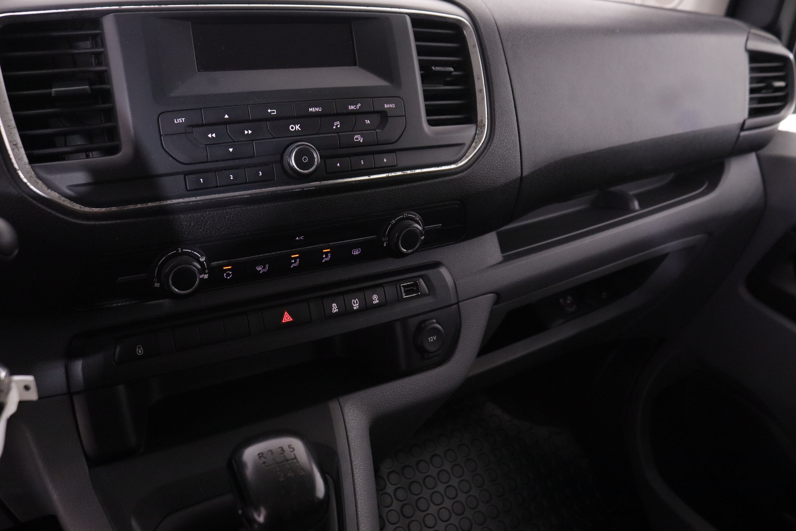 Citroen Jumpy 1.6 COMBI TALLA M 115CV 6 PLAZAS 4P # IVA DEDUCIBLE foto 18