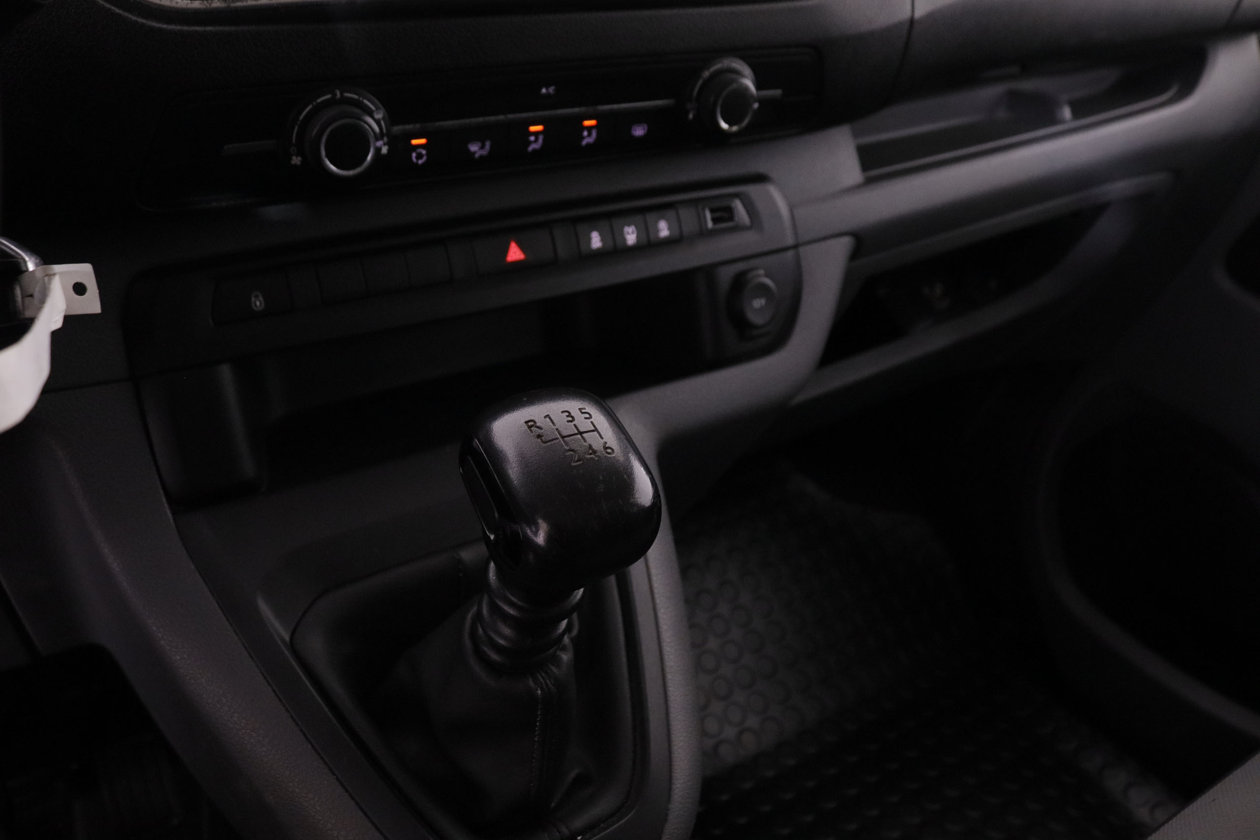 Citroen Jumpy 1.6 COMBI TALLA M 115CV 6 PLAZAS 4P # IVA DEDUCIBLE foto 19