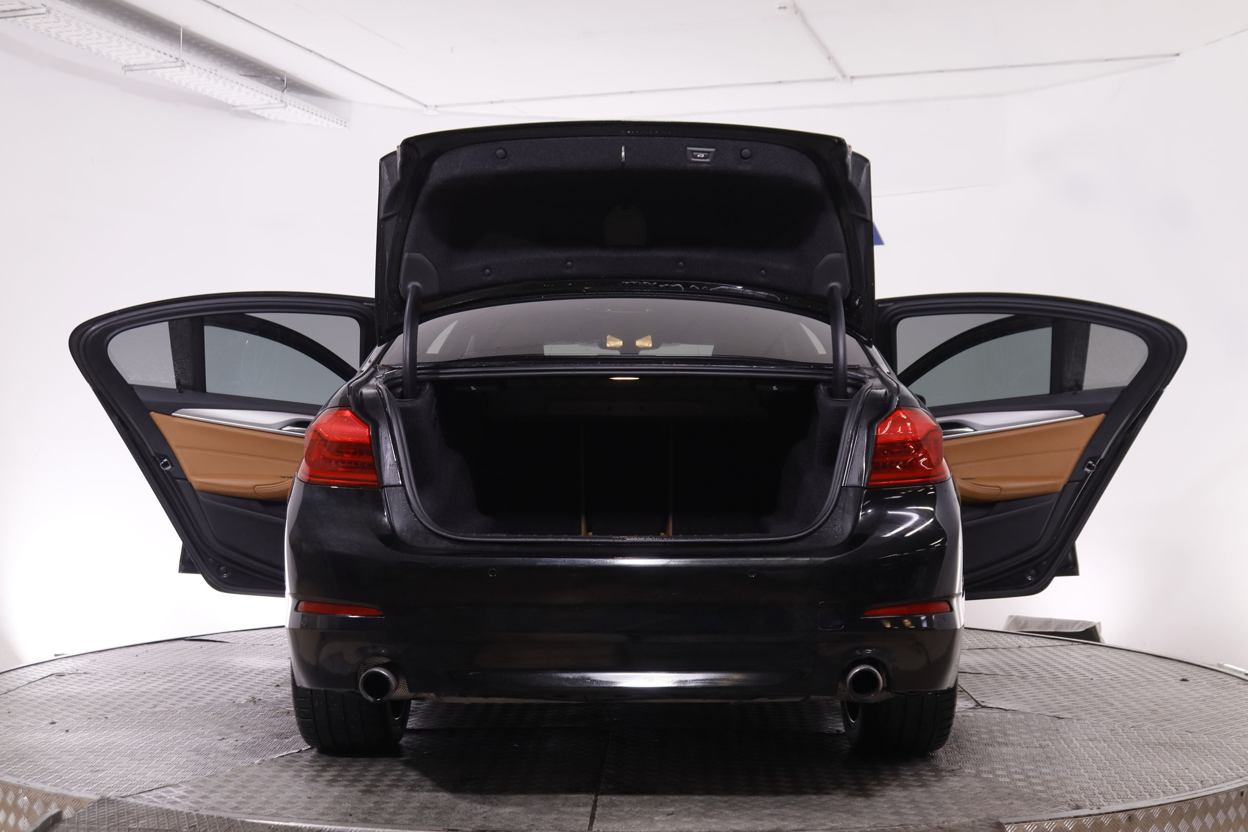 BMW 530 SERIE 5 530I XDRIVE AUTO 252CV 4P # CUERO, TECHO ELECTRICO, PARKTRONIC foto 10