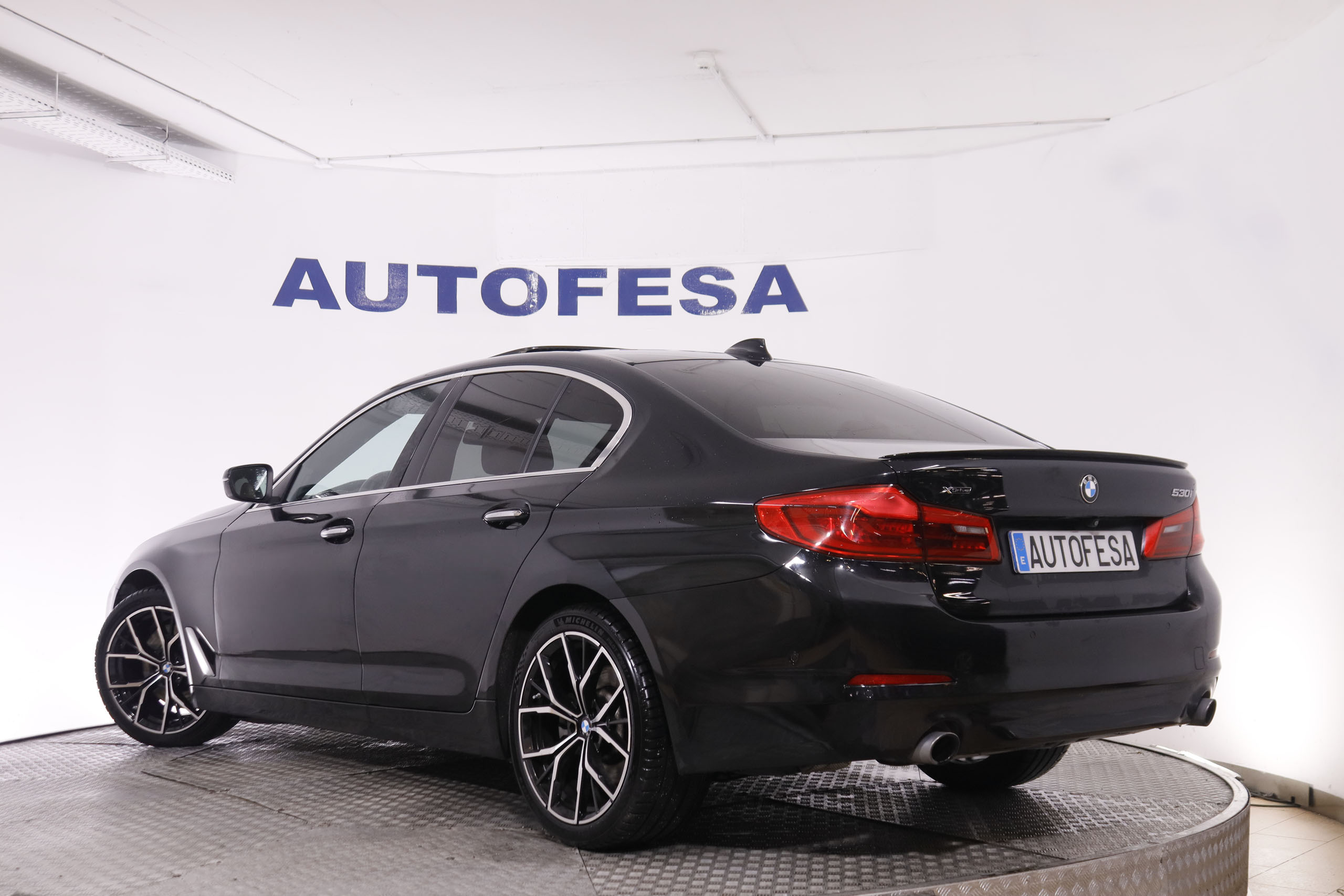 BMW 530 SERIE 5 530I XDRIVE AUTO 252CV 4P # CUERO, TECHO ELECTRICO, PARKTRONIC foto 5
