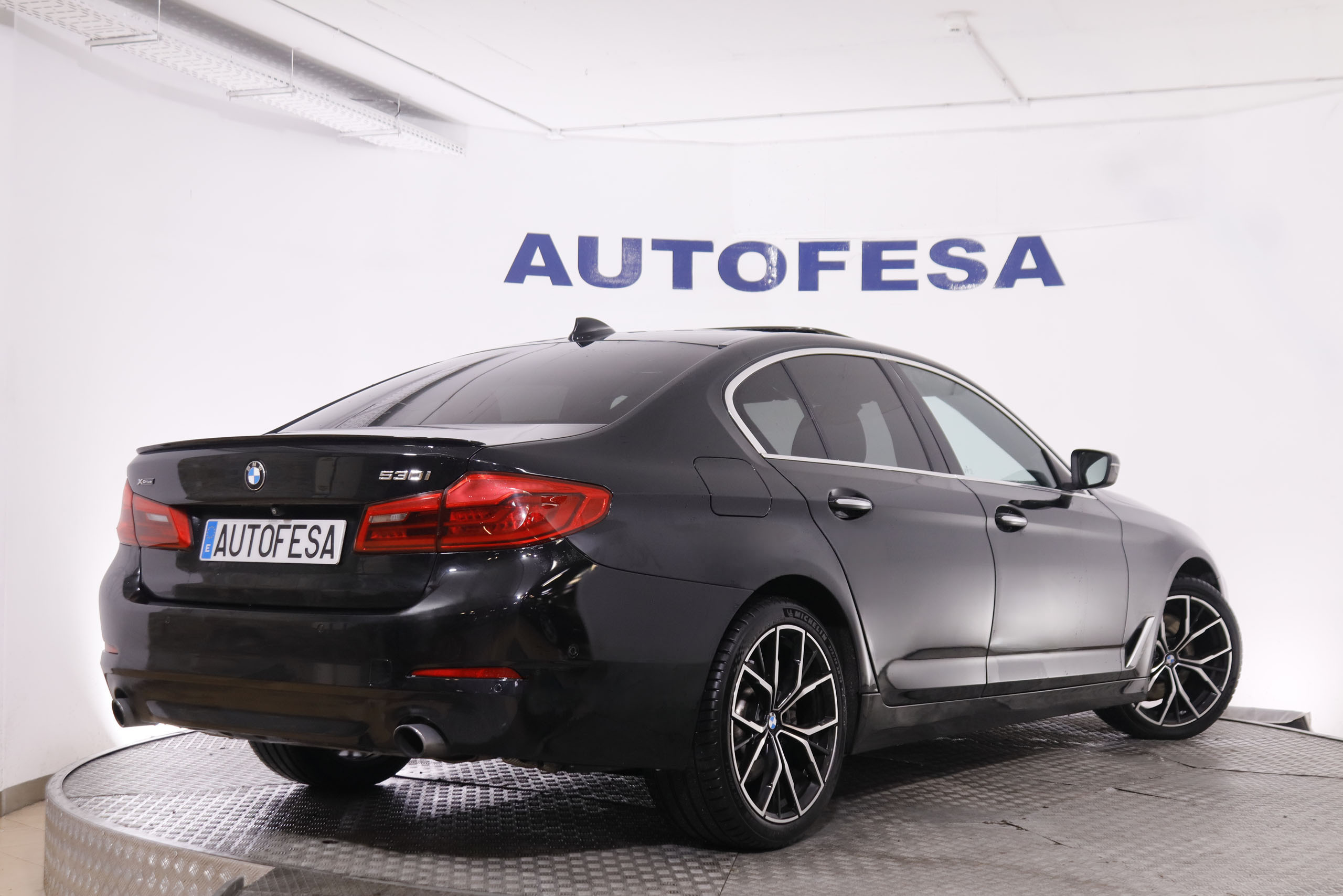 BMW 530 SERIE 5 530I XDRIVE AUTO 252CV 4P # CUERO, TECHO ELECTRICO, PARKTRONIC foto 7