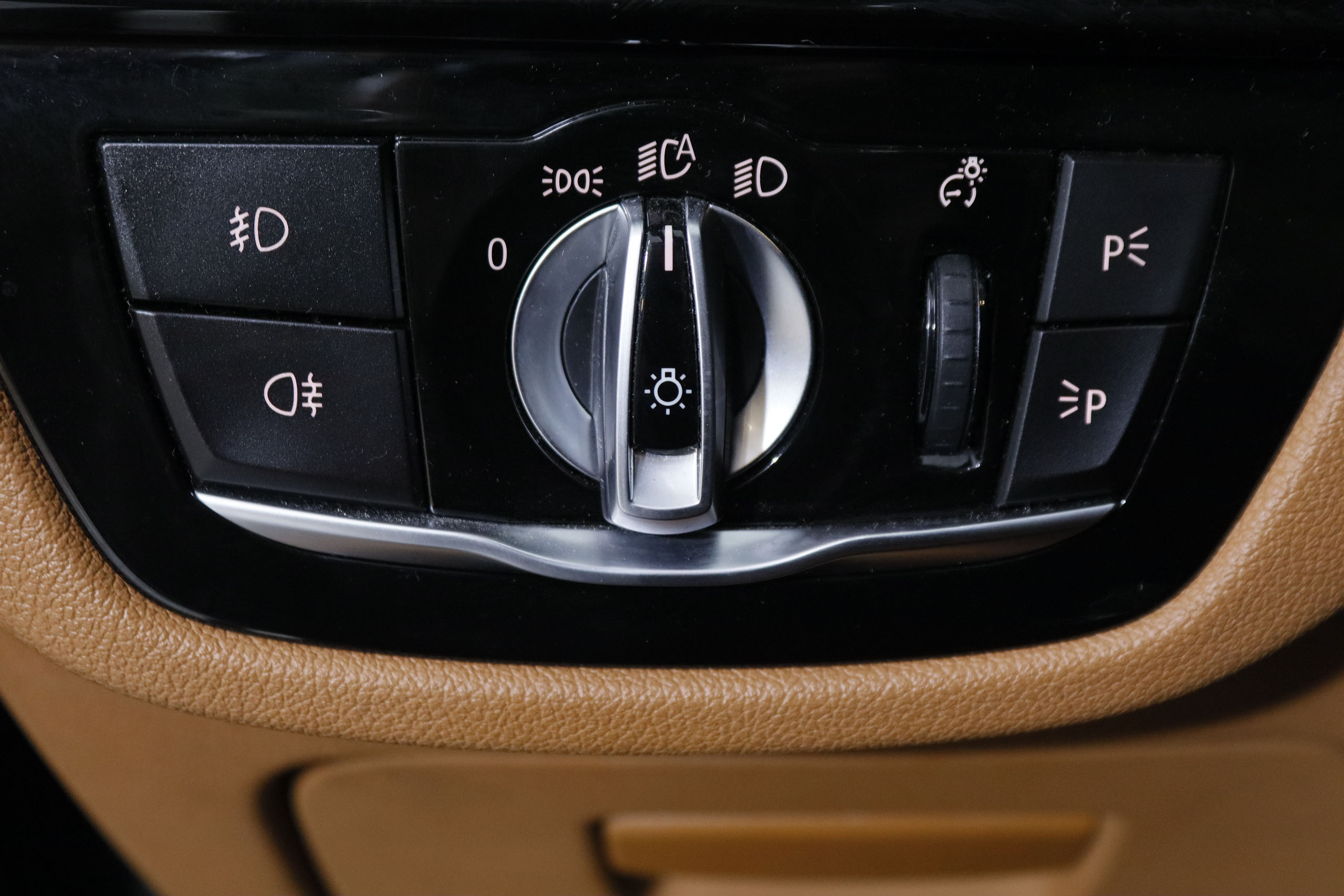 BMW 530 SERIE 5 530I XDRIVE AUTO 252CV 4P # CUERO, TECHO ELECTRICO, PARKTRONIC foto 26