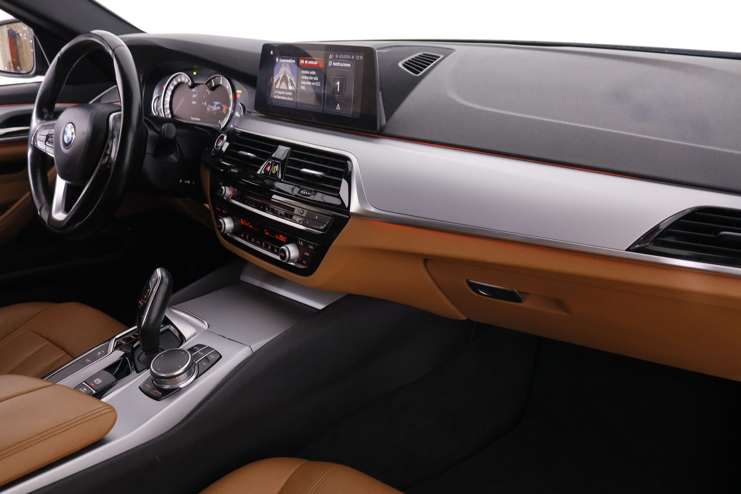 BMW 530 SERIE 5 530I XDRIVE AUTO 252CV 4P # CUERO, TECHO ELECTRICO, PARKTRONIC foto 17