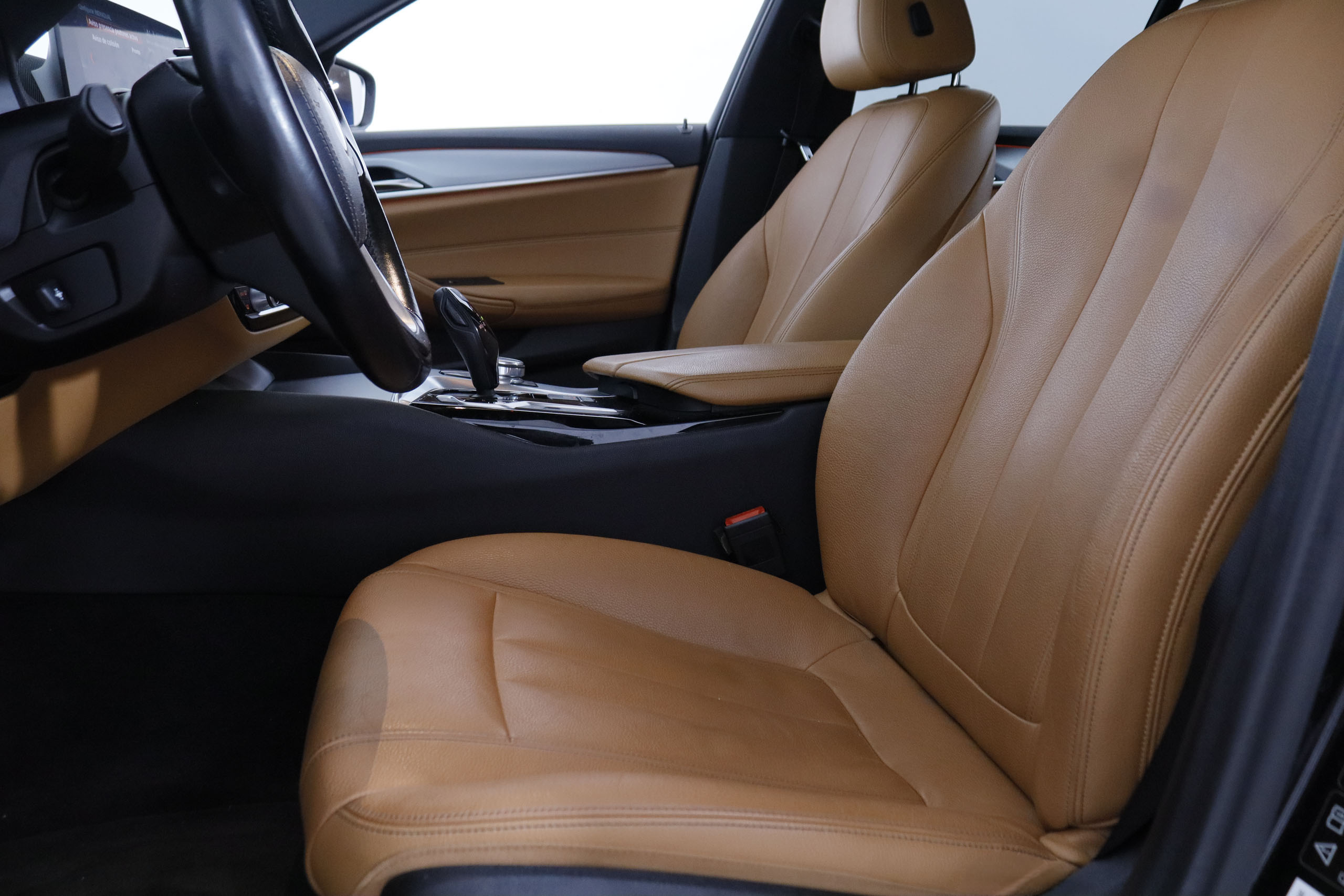 BMW 530 SERIE 5 530I XDRIVE AUTO 252CV 4P # CUERO, TECHO ELECTRICO, PARKTRONIC foto 29