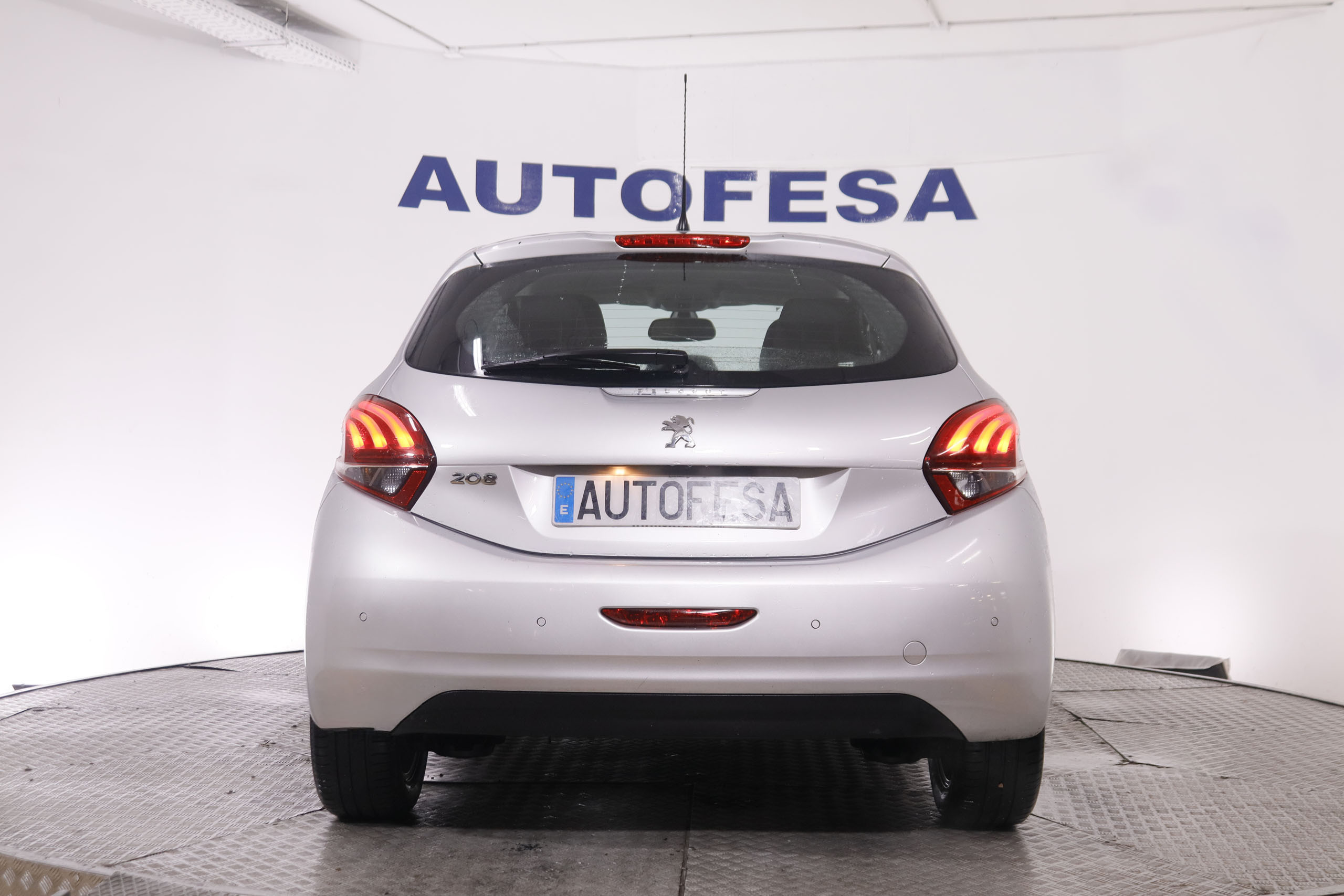 Peugeot 208 1.2 PURE TECH ALLURE 82CV 5P # NAVY, PARKTRONIC foto 6