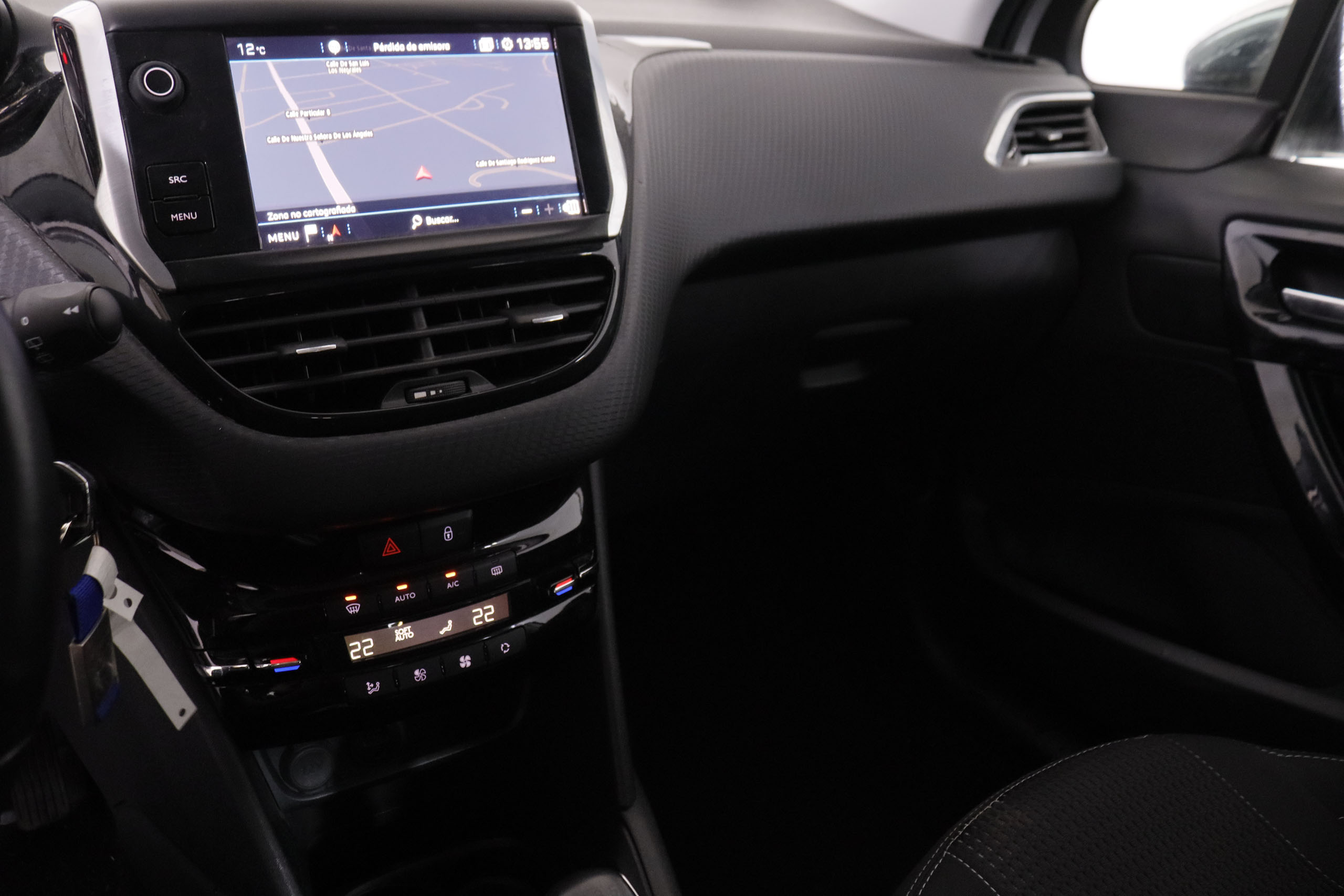 Peugeot 208 1.2 PURE TECH ALLURE 82CV 5P # NAVY, PARKTRONIC foto 18