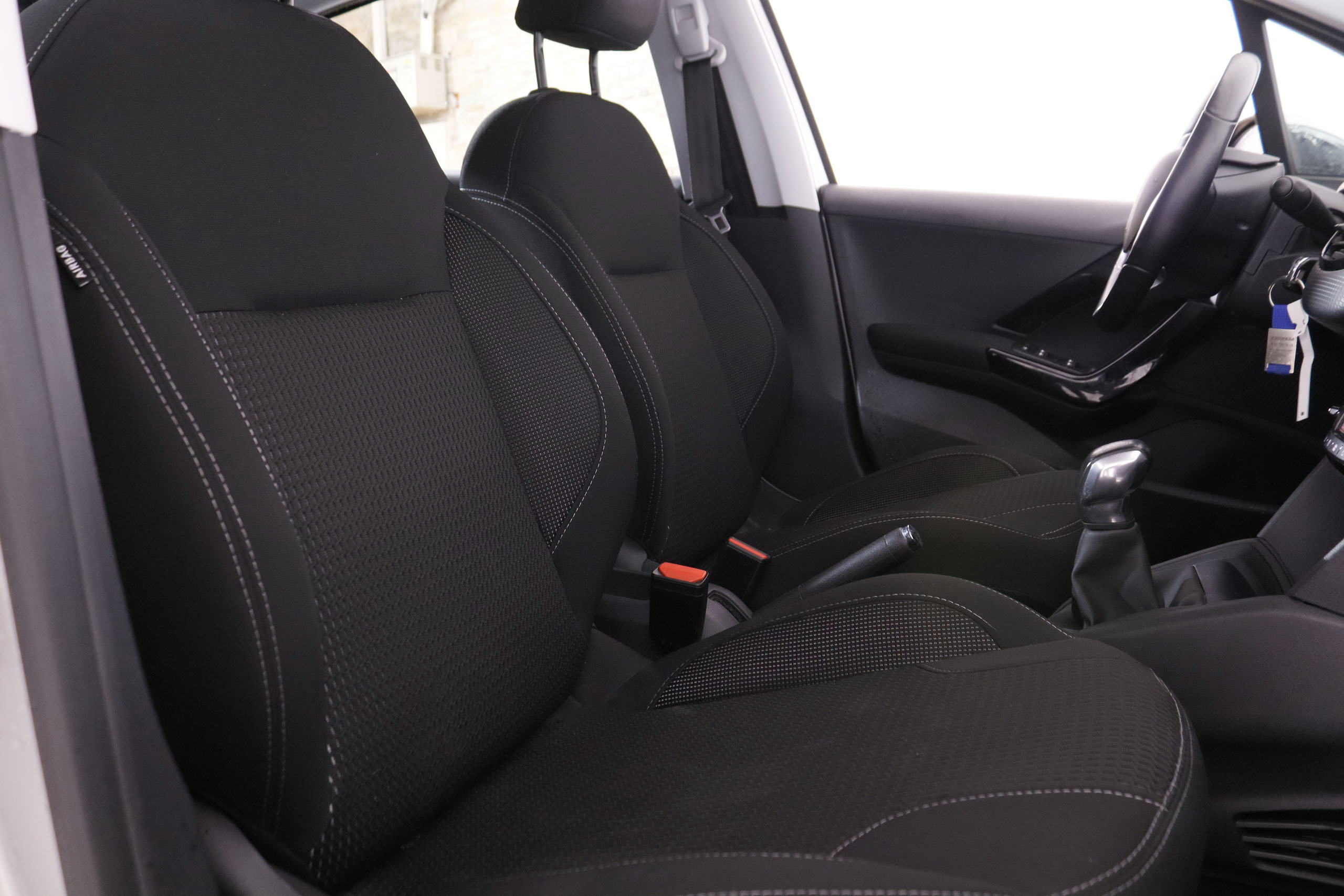 Peugeot 208 1.2 PURE TECH ALLURE 82CV 5P # NAVY, PARKTRONIC foto 23