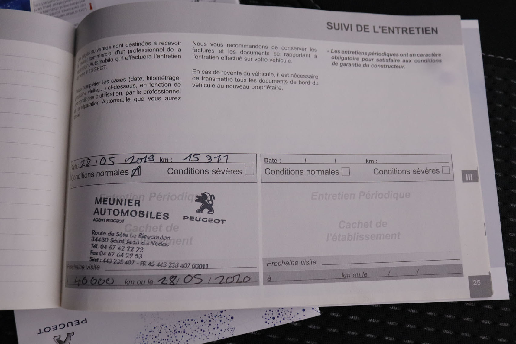 Peugeot 208 1.2 PURE TECH ALLURE 82CV 5P # NAVY, PARKTRONIC foto 26