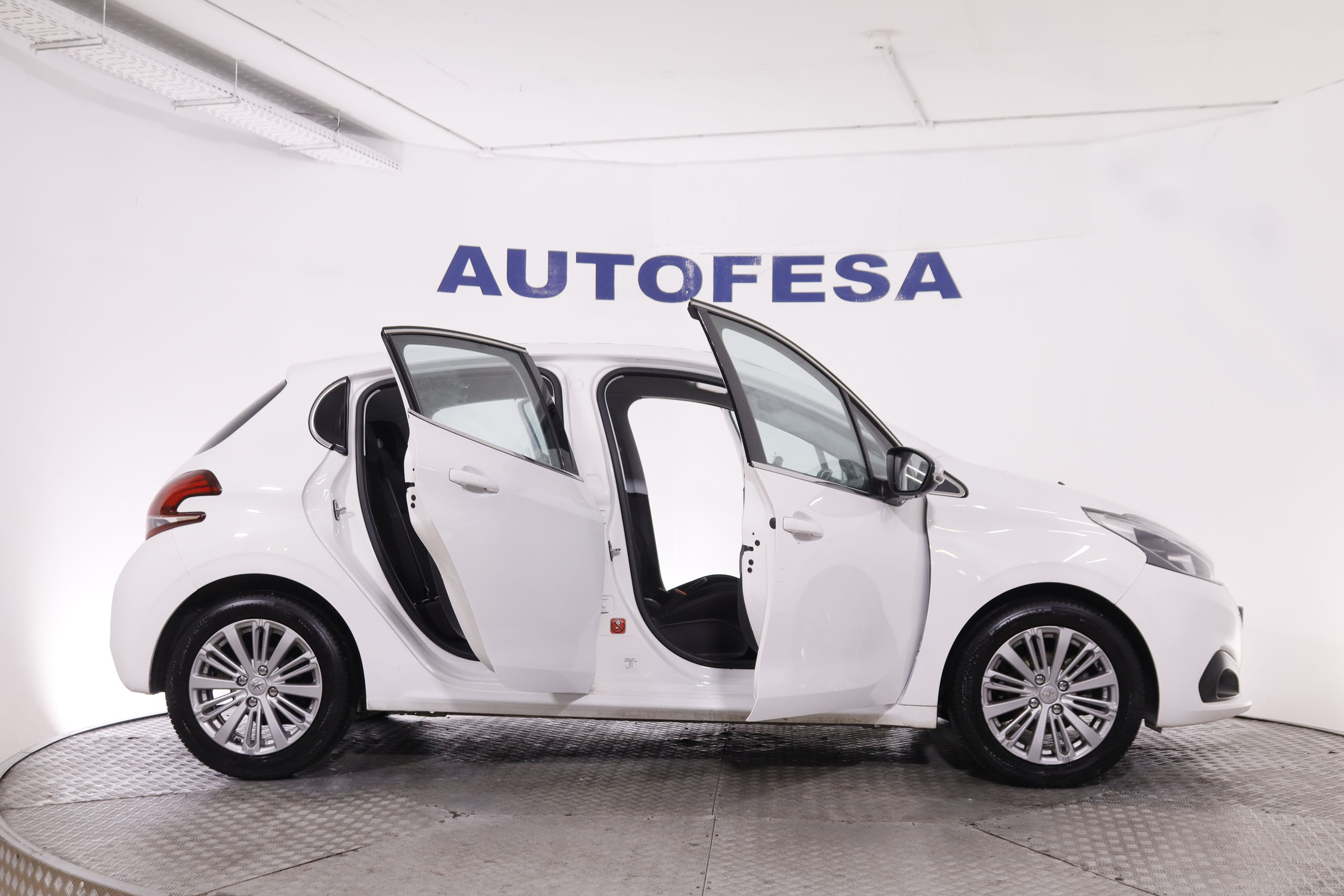 Peugeot 208 1.2 PURE TECH ALLURE 82CV 5P # NAVY, PARKTRONIC foto 10