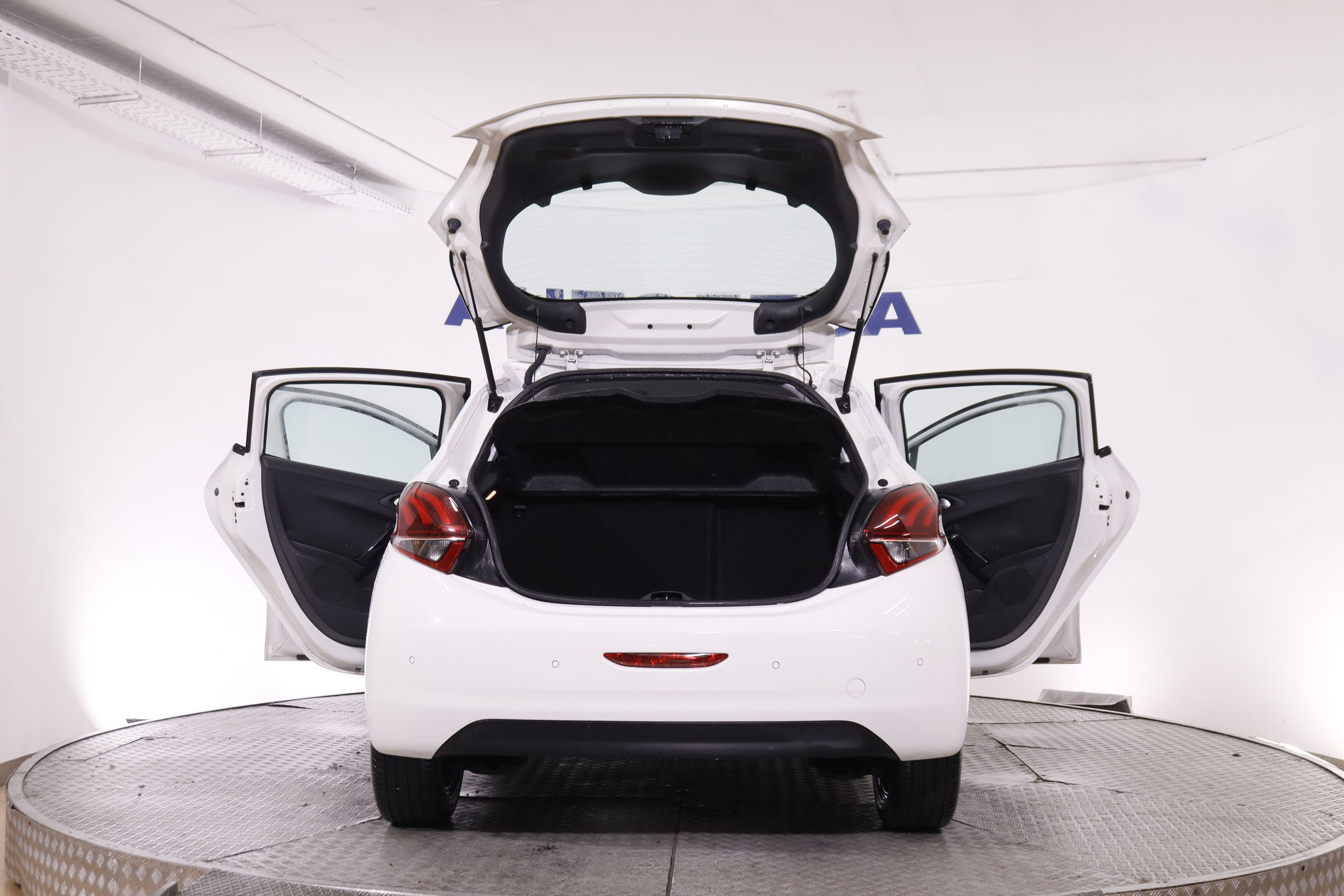 Peugeot 208 1.2 PURE TECH ALLURE 82CV 5P # NAVY, PARKTRONIC foto 11