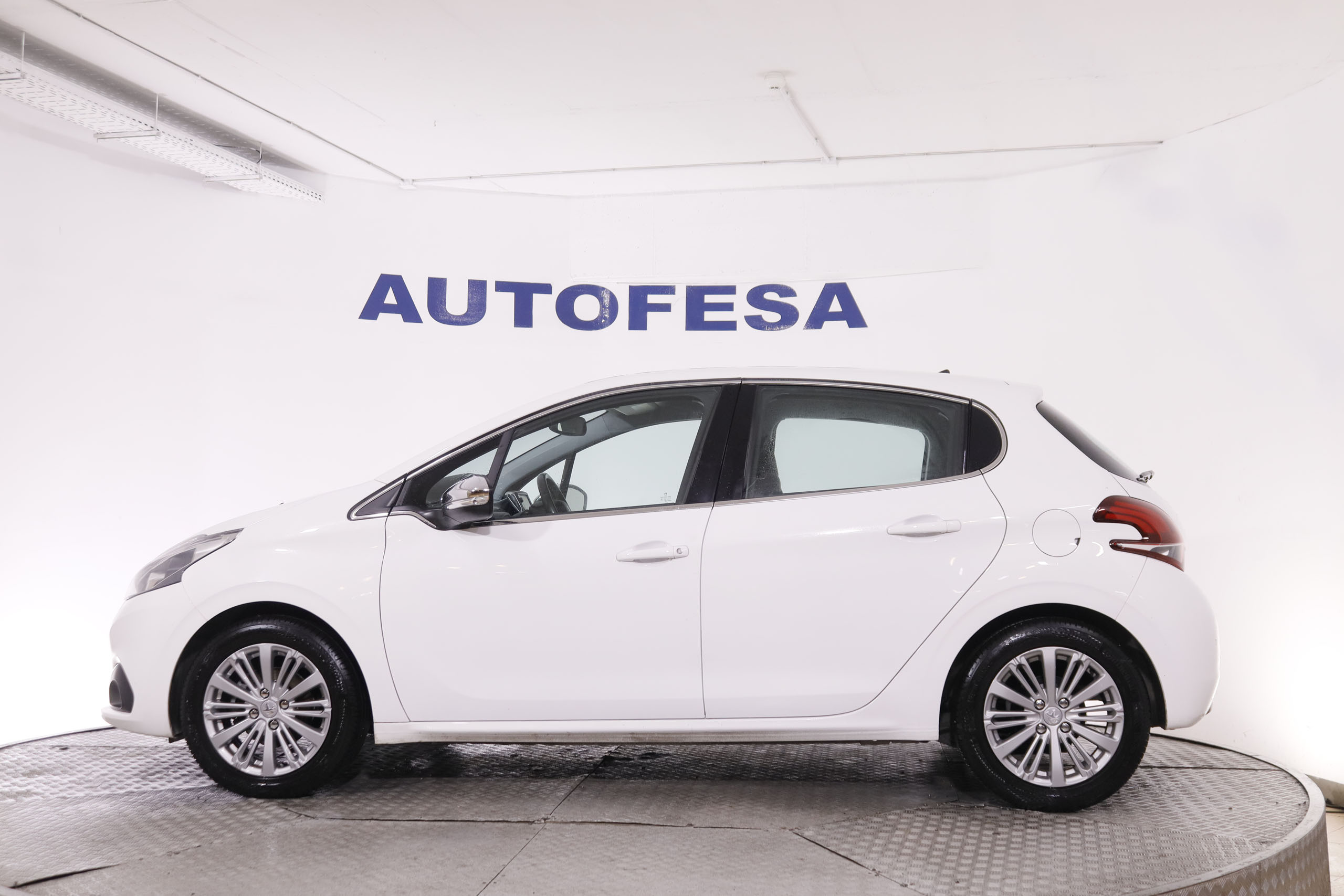 Peugeot 208 1.2 PURE TECH ALLURE 82CV 5P # NAVY, PARKTRONIC foto 13