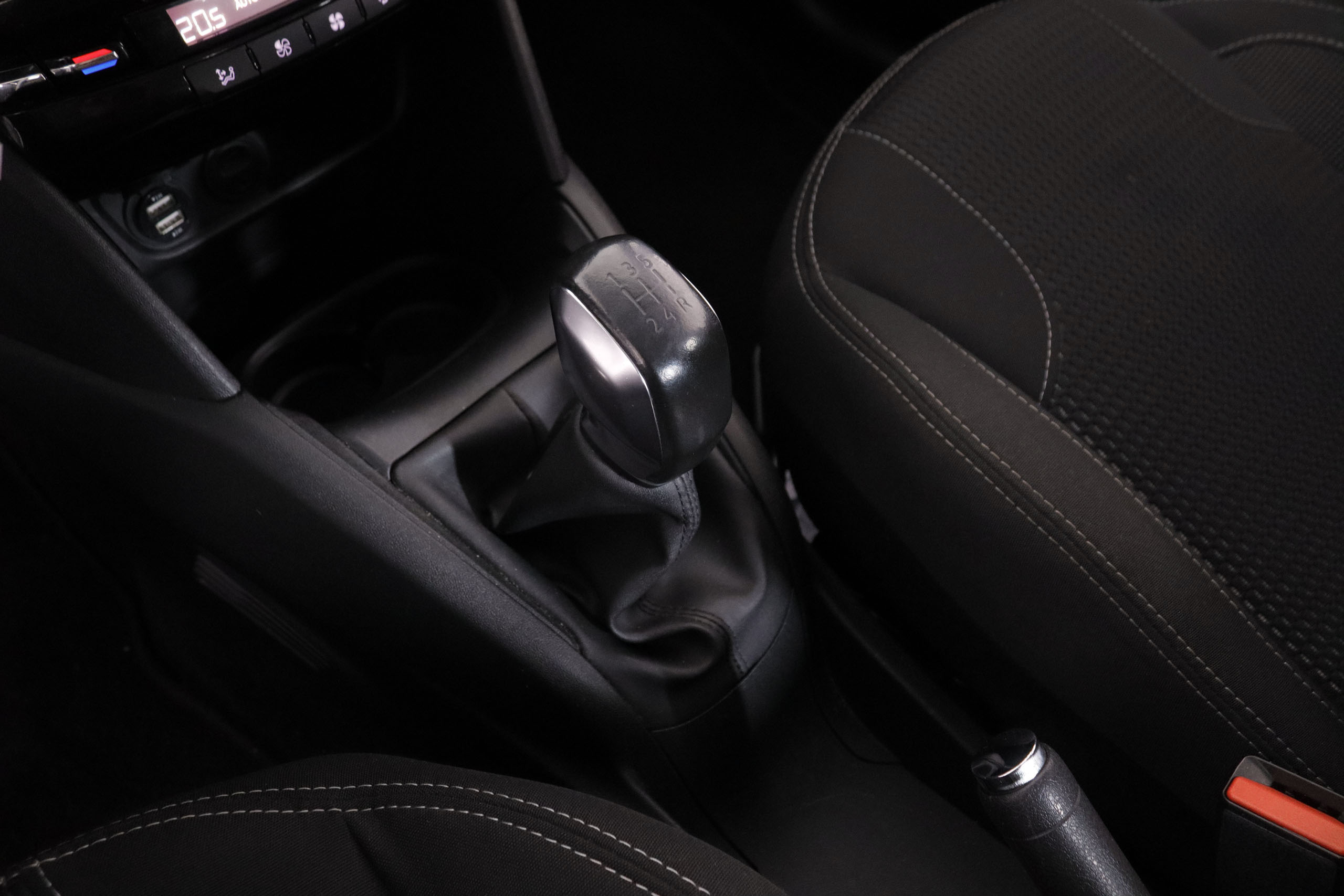 Peugeot 208 1.2 PURE TECH ALLURE 82CV 5P # NAVY, PARKTRONIC foto 20