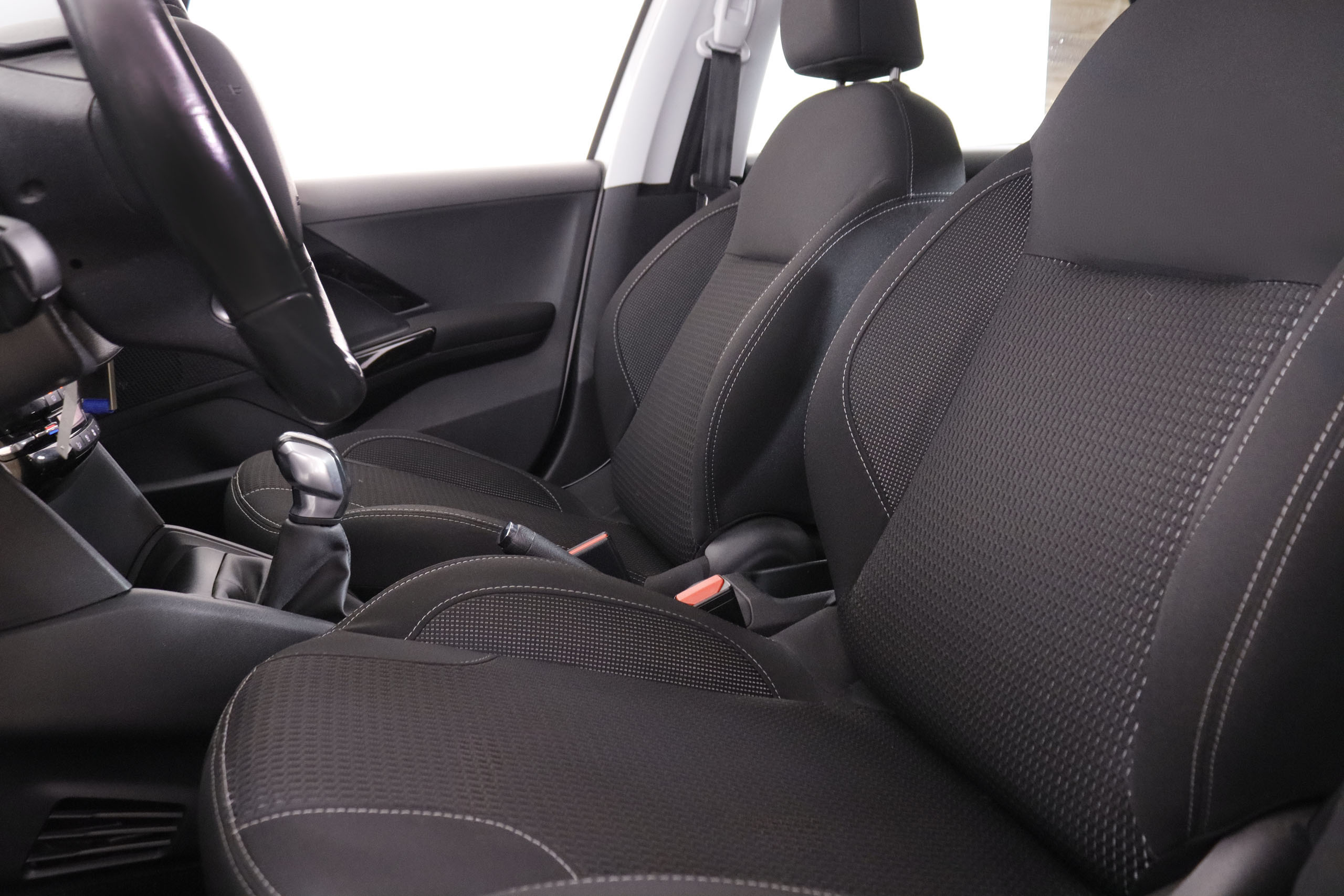 Peugeot 208 1.2 PURE TECH ALLURE 82CV 5P # NAVY, PARKTRONIC foto 21