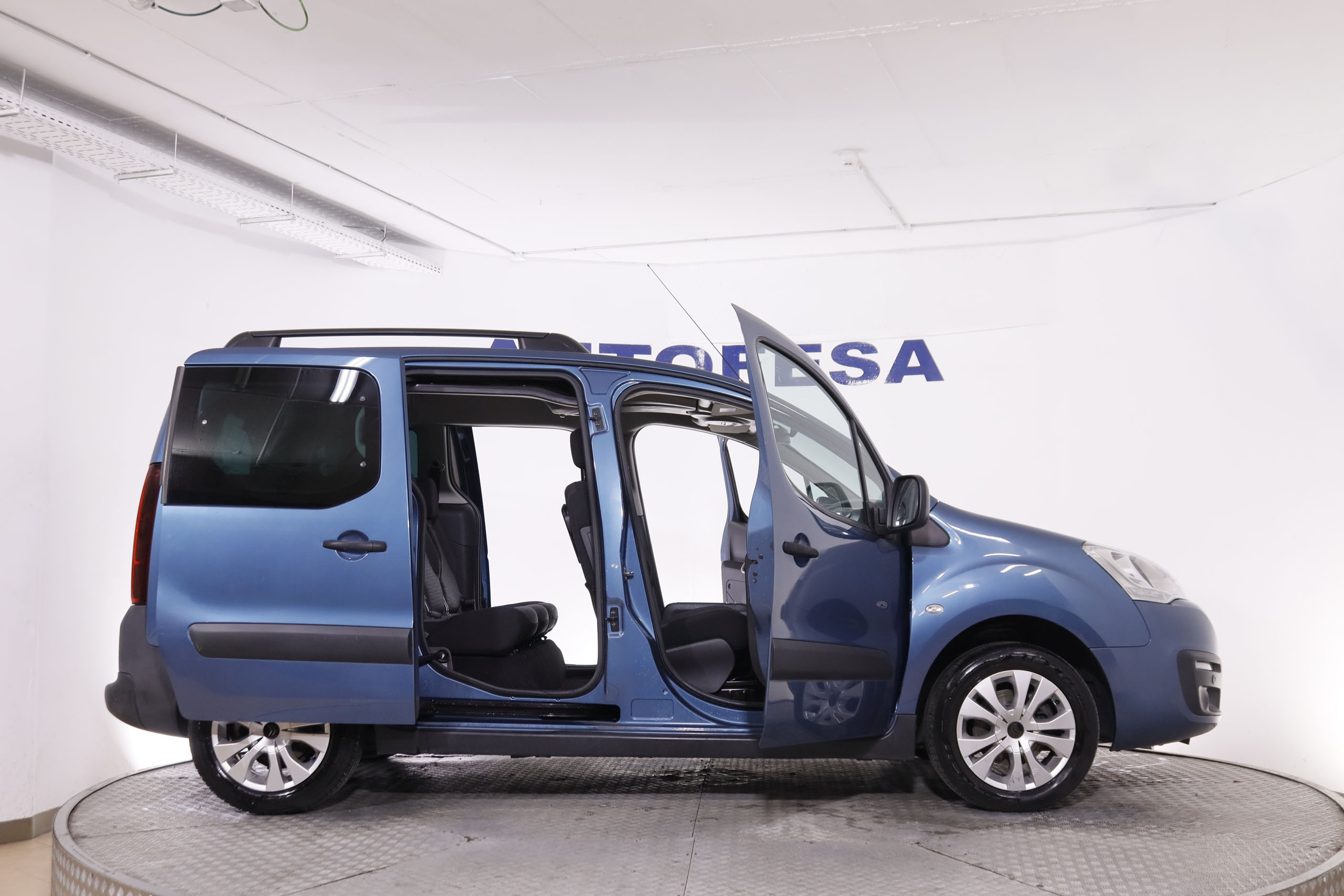 Citroen Berlingo MULTISPACE 1.2i 20 ANIVERSARIO 110CV 5P # PARKTRONIC foto 10