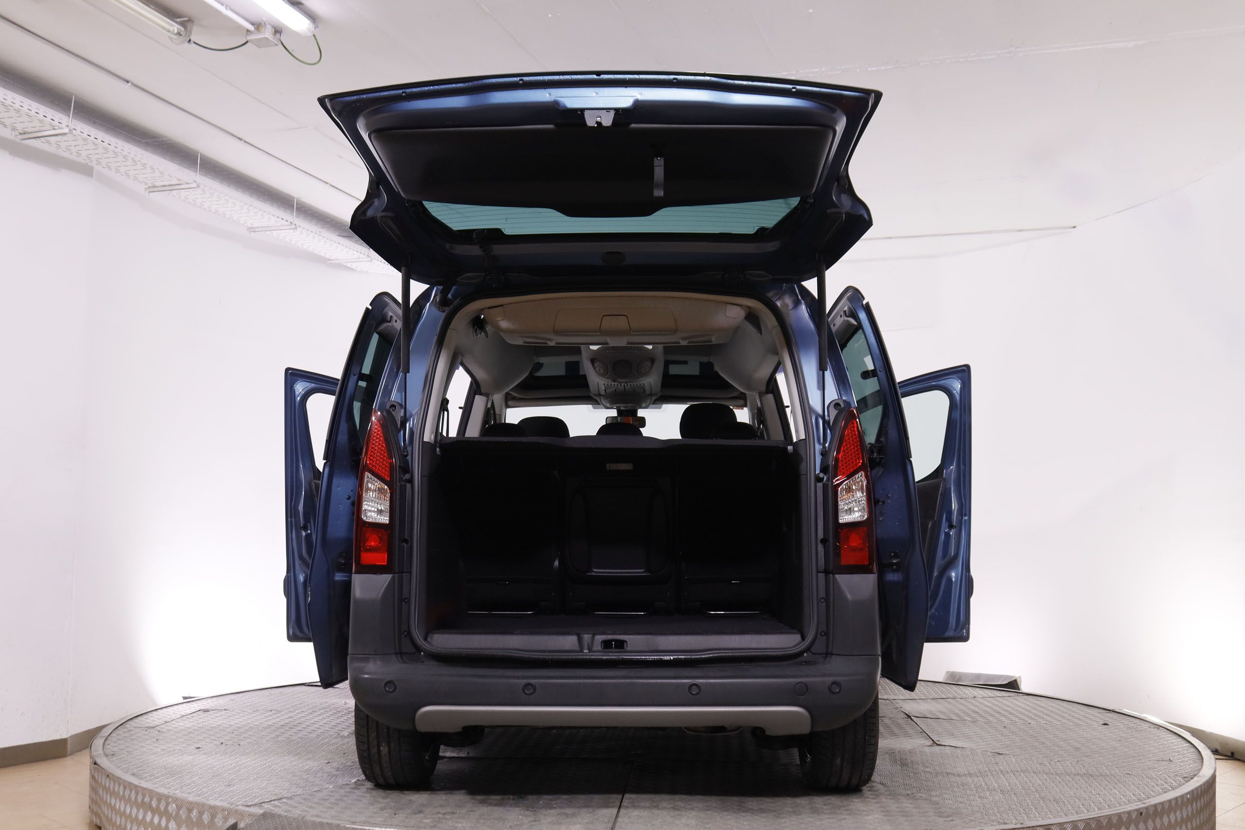 Citroen Berlingo MULTISPACE 1.2i 20 ANIVERSARIO 110CV 5P # PARKTRONIC foto 11