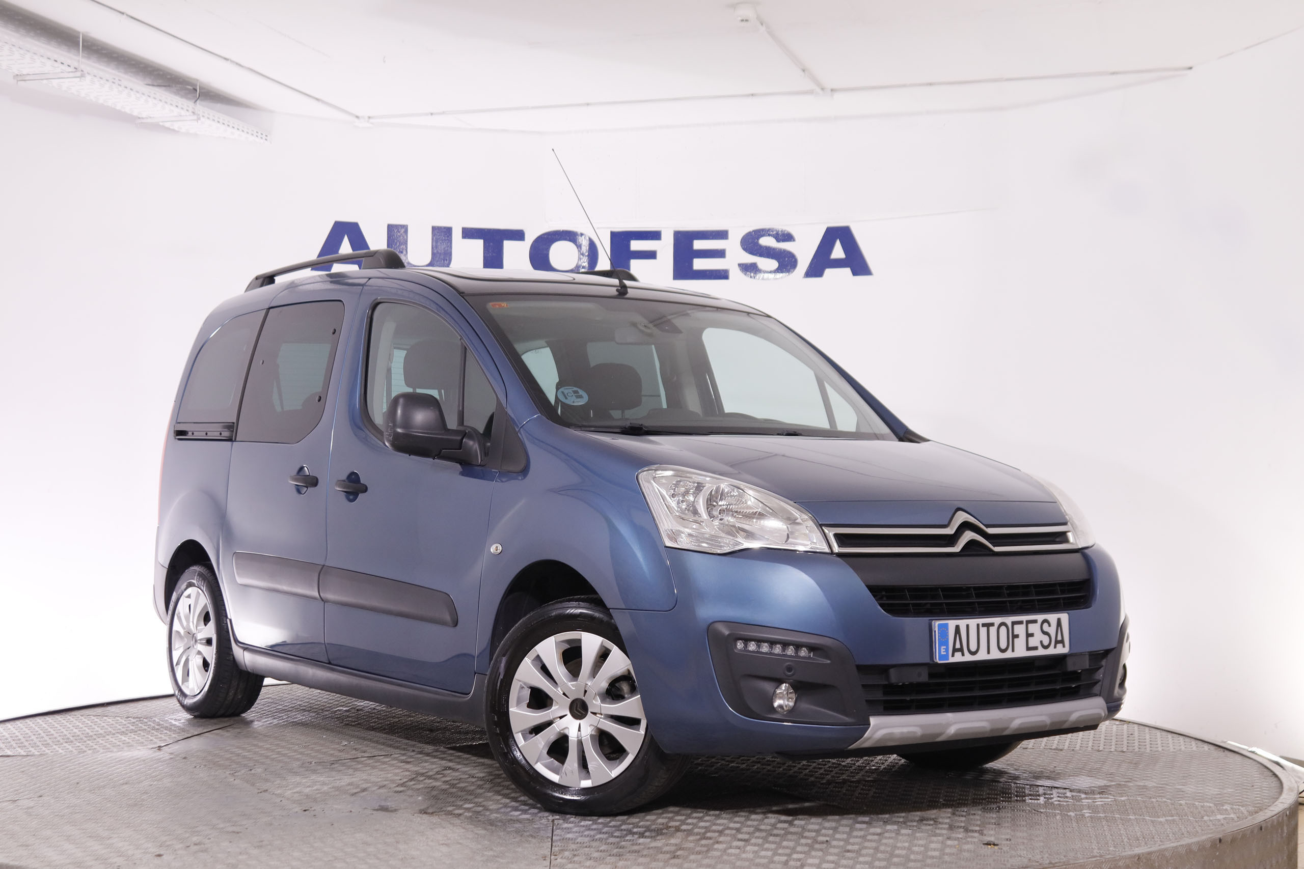Citroen Berlingo MULTISPACE 1.2i 20 ANIVERSARIO 110CV 5P # PARKTRONIC foto 3