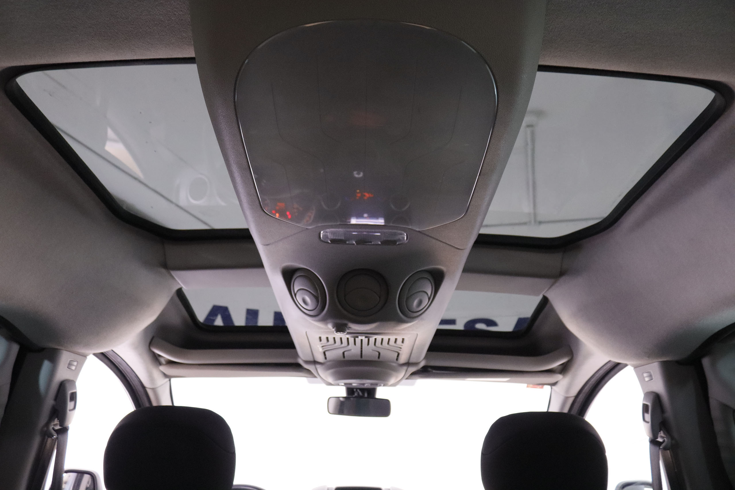 Citroen Berlingo MULTISPACE 1.2i 20 ANIVERSARIO 110CV 5P # PARKTRONIC foto 14