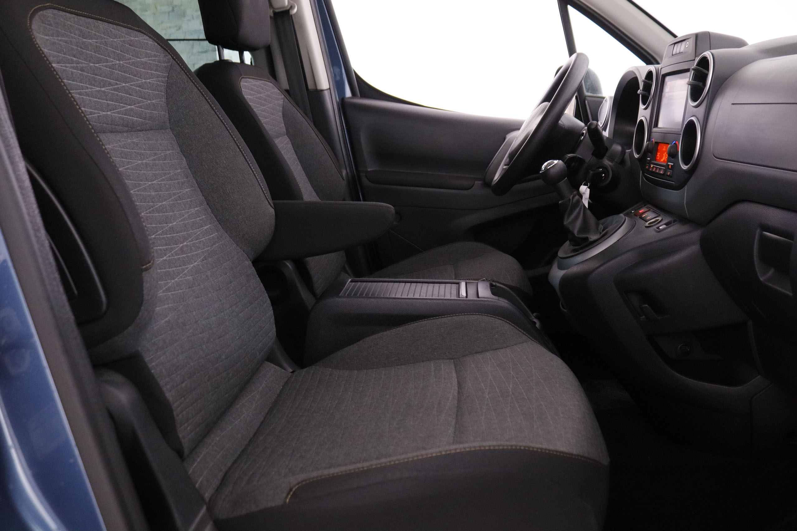 Citroen Berlingo MULTISPACE 1.2i 20 ANIVERSARIO 110CV 5P # PARKTRONIC foto 24