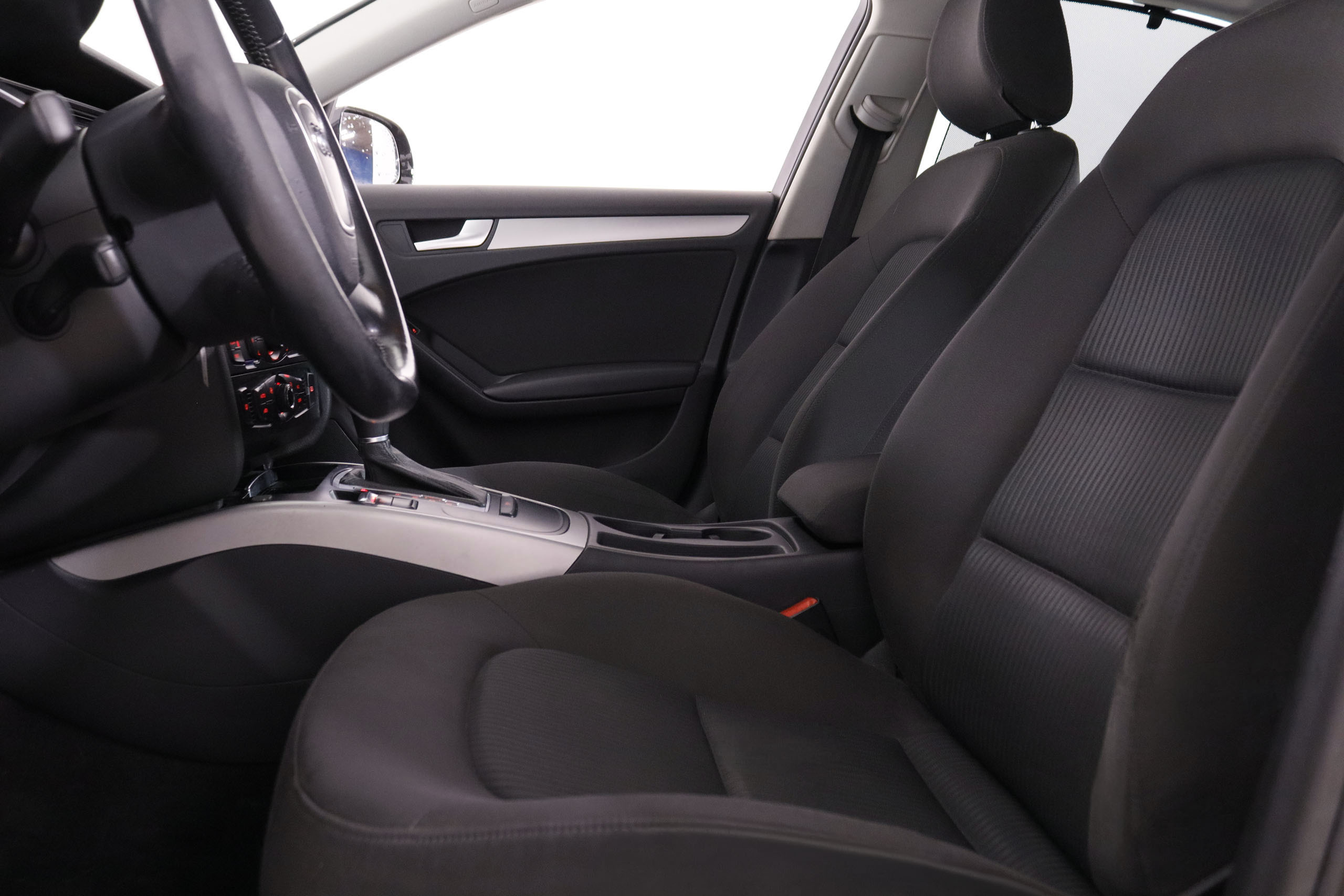 Audi A4 2.0 TDI MULTITRONIC AUTO 143CV 4P # PARKTRONIC foto 22