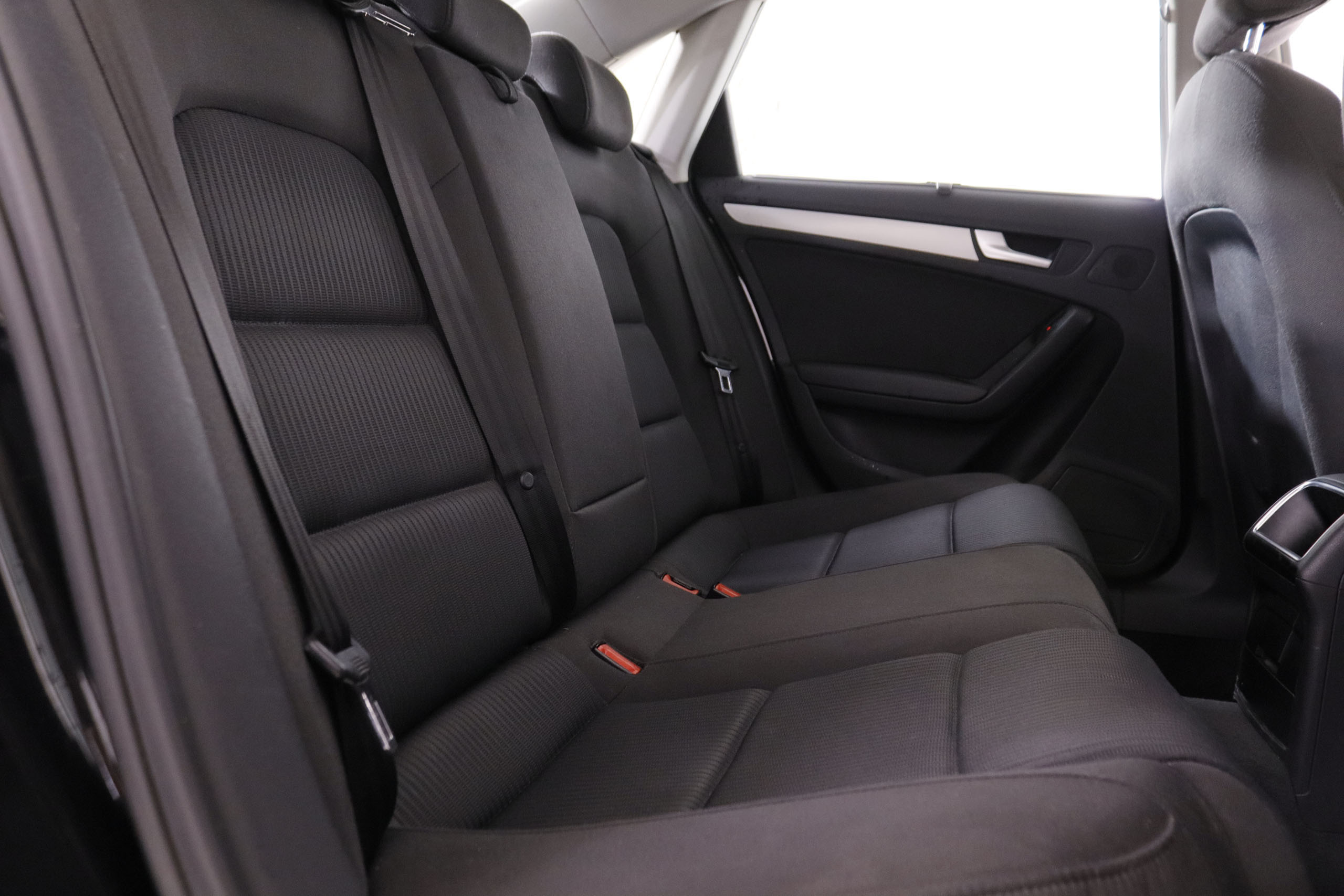 Audi A4 2.0 TDI MULTITRONIC AUTO 143CV 4P # PARKTRONIC foto 24