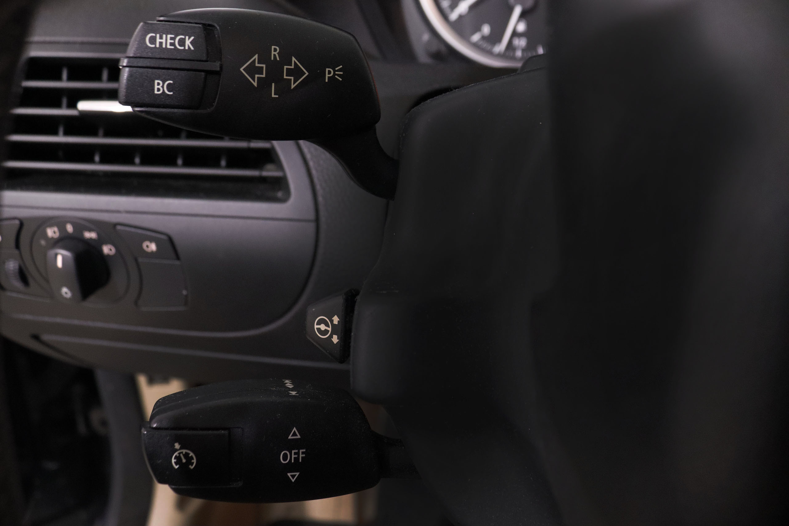 BMW 630 SERIE 6 630I E63 AUTO 272CV 2P AUTO # NAVY, CUERO, LEVAS BLUETOOTH foto 26