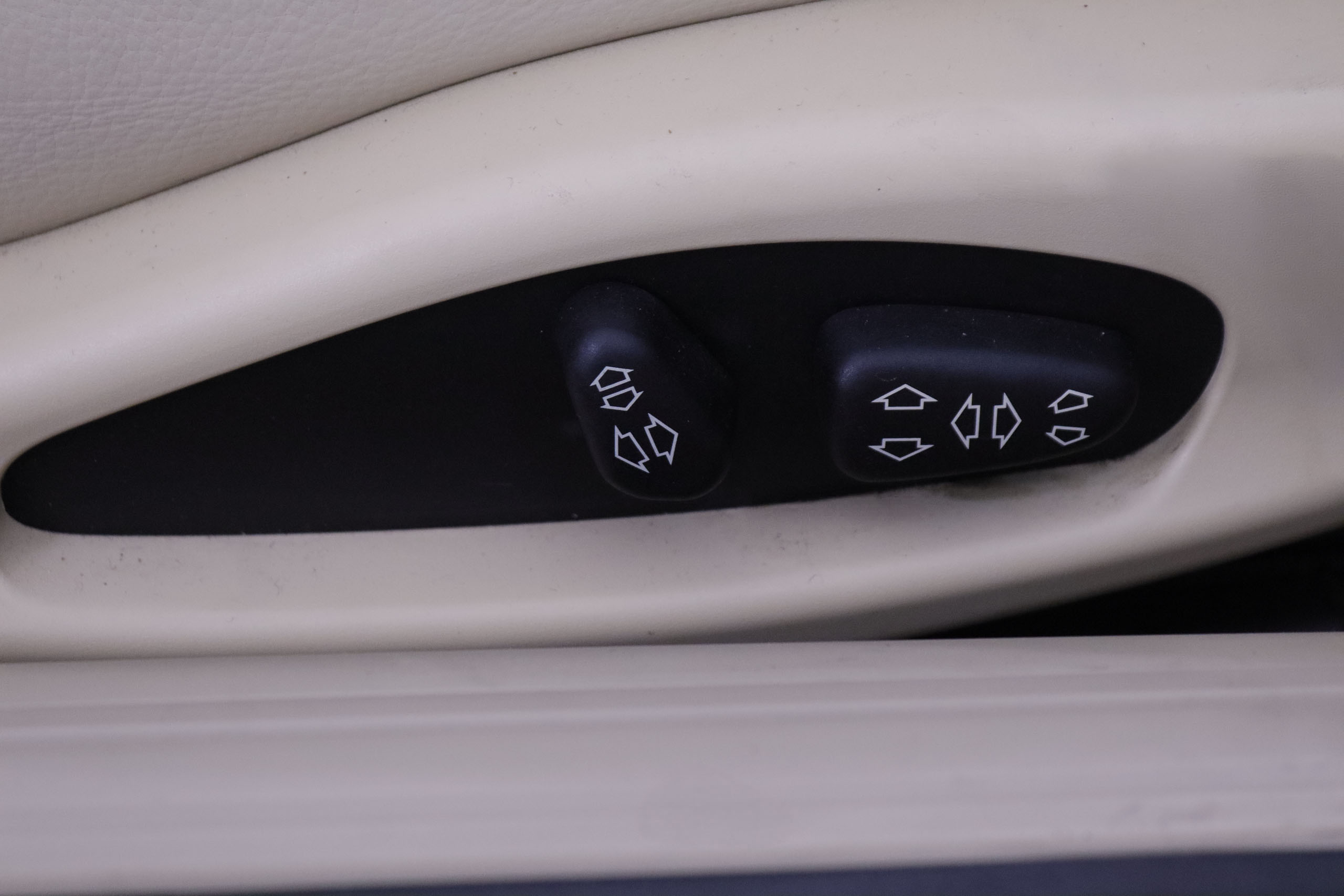 BMW 630 SERIE 6 630I E63 AUTO 272CV 2P AUTO # NAVY, CUERO, LEVAS BLUETOOTH foto 33