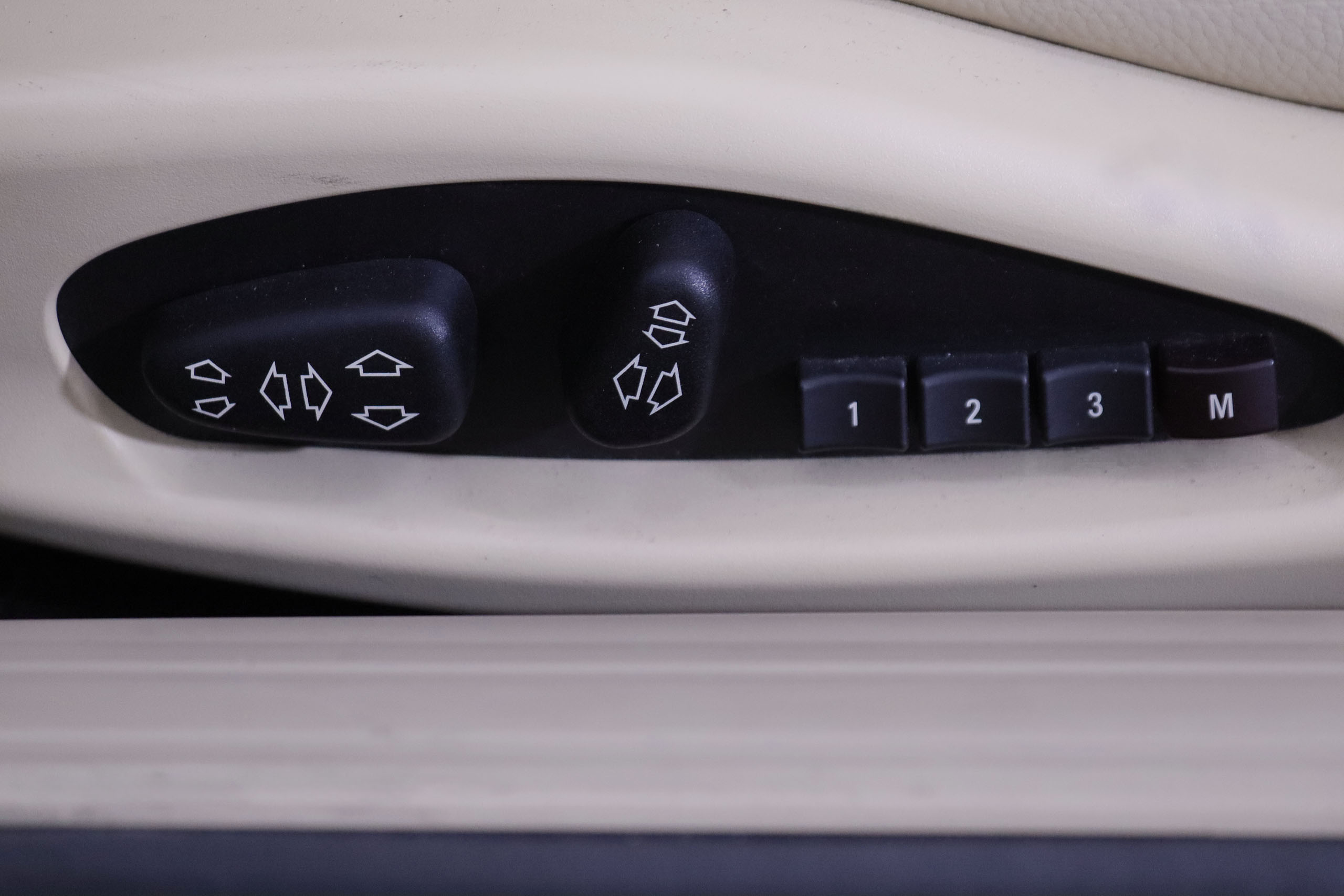 BMW 630 SERIE 6 630I E63 AUTO 272CV 2P AUTO # NAVY, CUERO, LEVAS BLUETOOTH foto 31