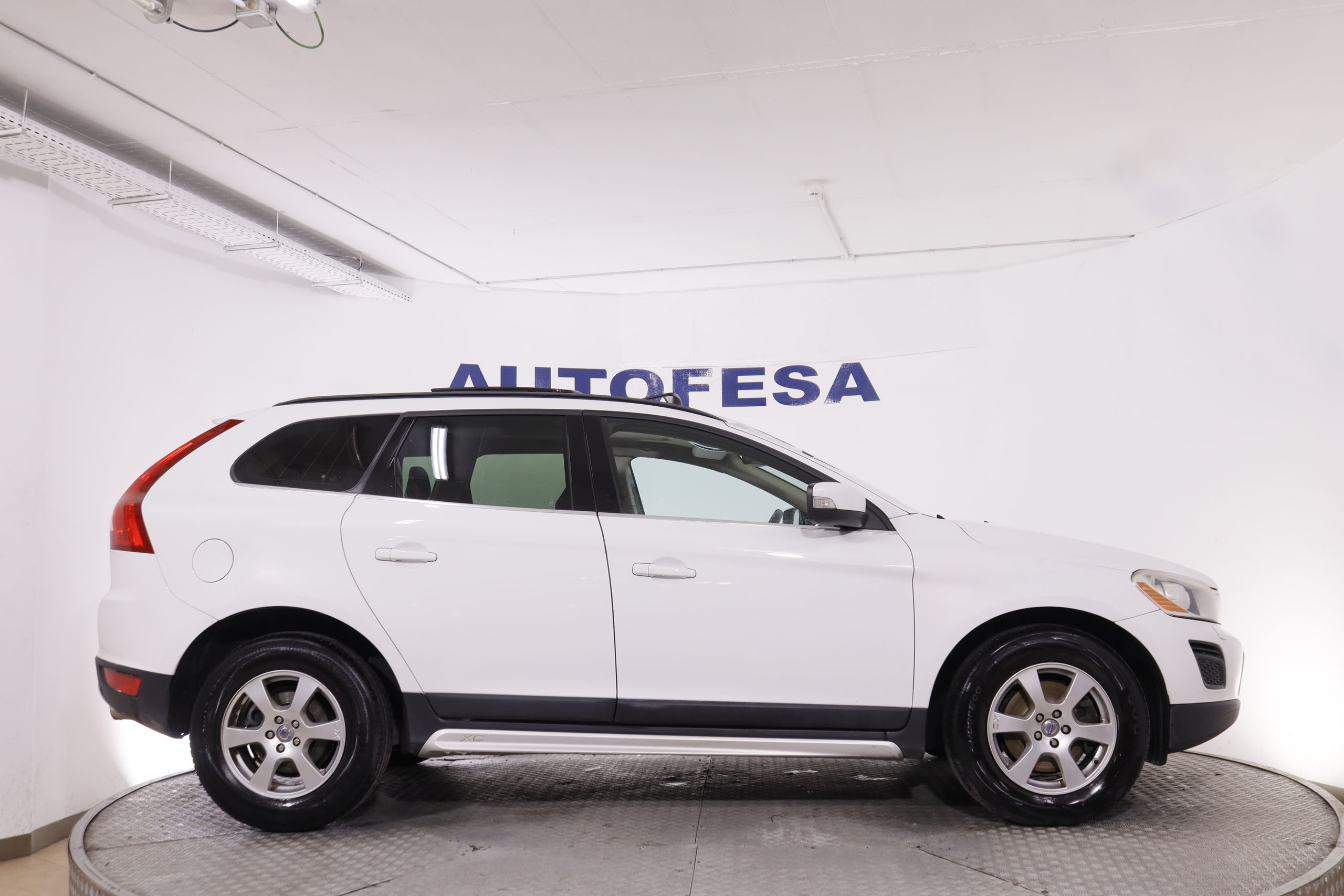 Volvo Xc 60 2.5 MOMENTUM AWD AUTO 205CV 5P # TECHO ELECTRICO, NAVY, PARKTRONIC foto 13
