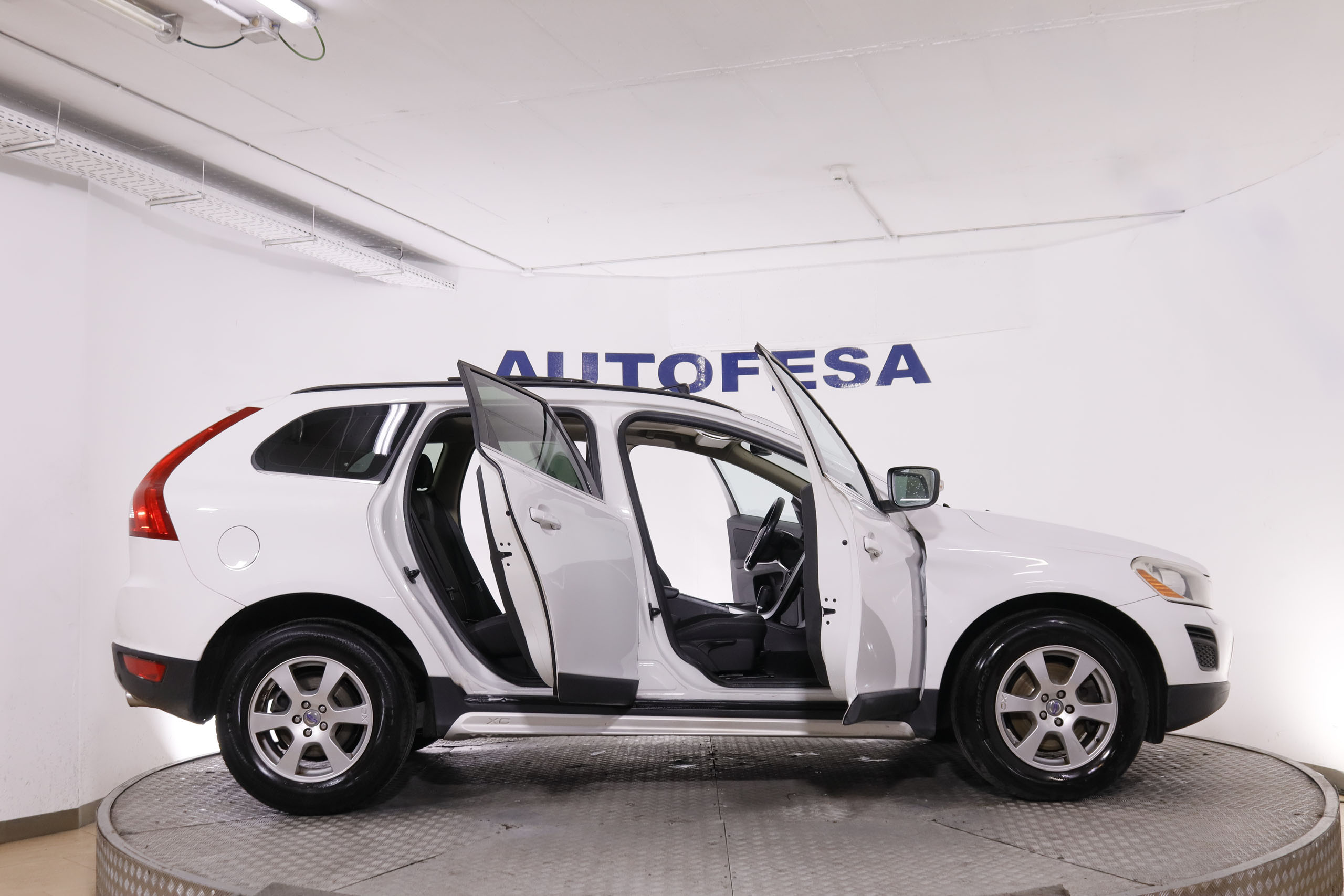 Volvo Xc 60 2.5 MOMENTUM AWD AUTO 205CV 5P # TECHO ELECTRICO, NAVY, PARKTRONIC foto 11