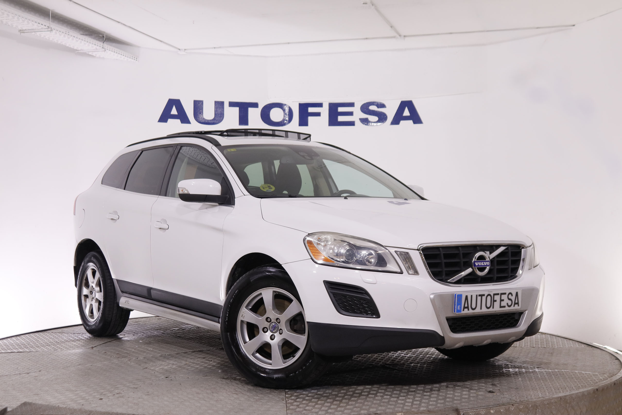 Volvo Xc 60 2.5 MOMENTUM AWD AUTO 205CV 5P # TECHO ELECTRICO, NAVY, PARKTRONIC foto 3