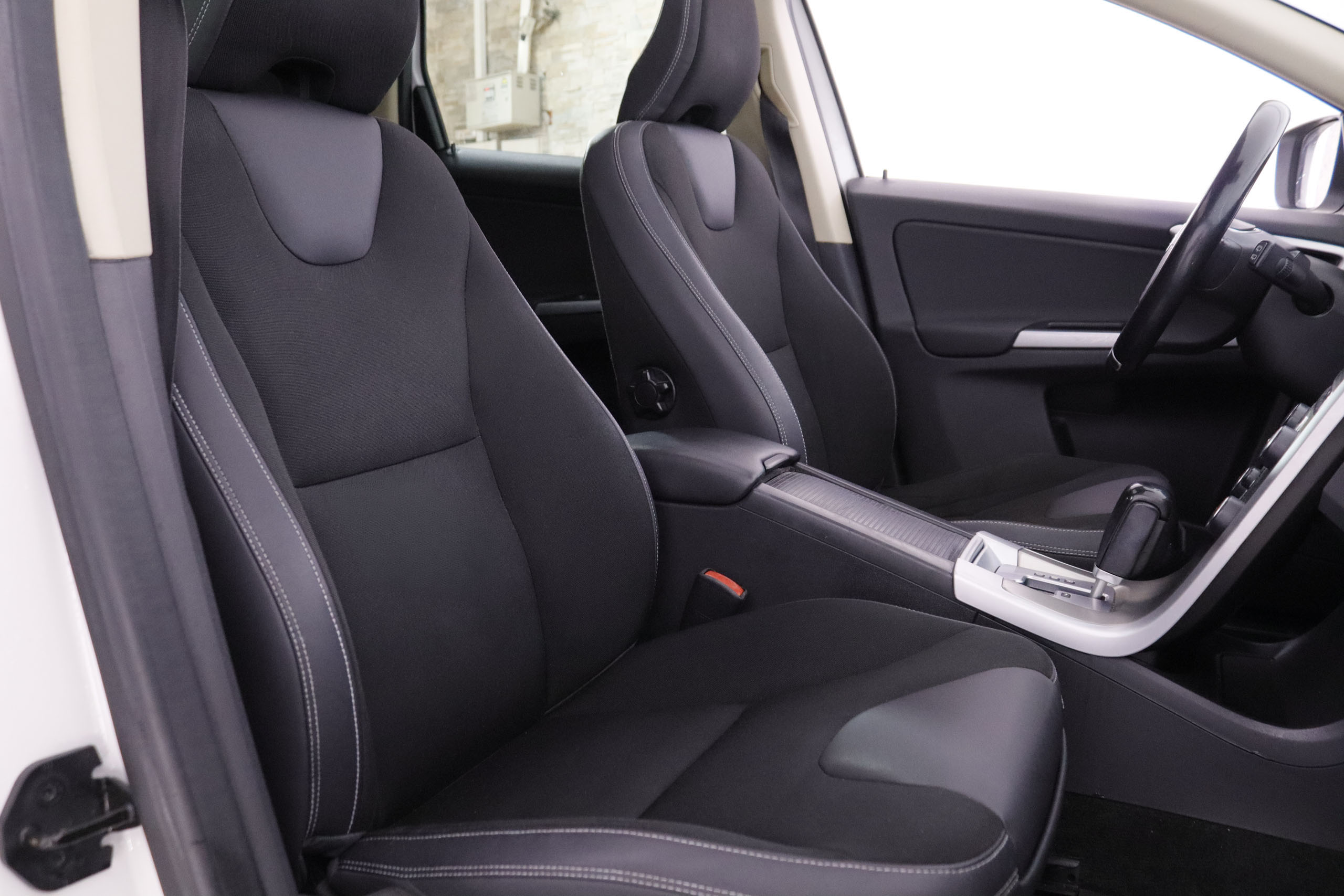 Volvo Xc 60 2.5 MOMENTUM AWD AUTO 205CV 5P # TECHO ELECTRICO, NAVY, PARKTRONIC foto 23