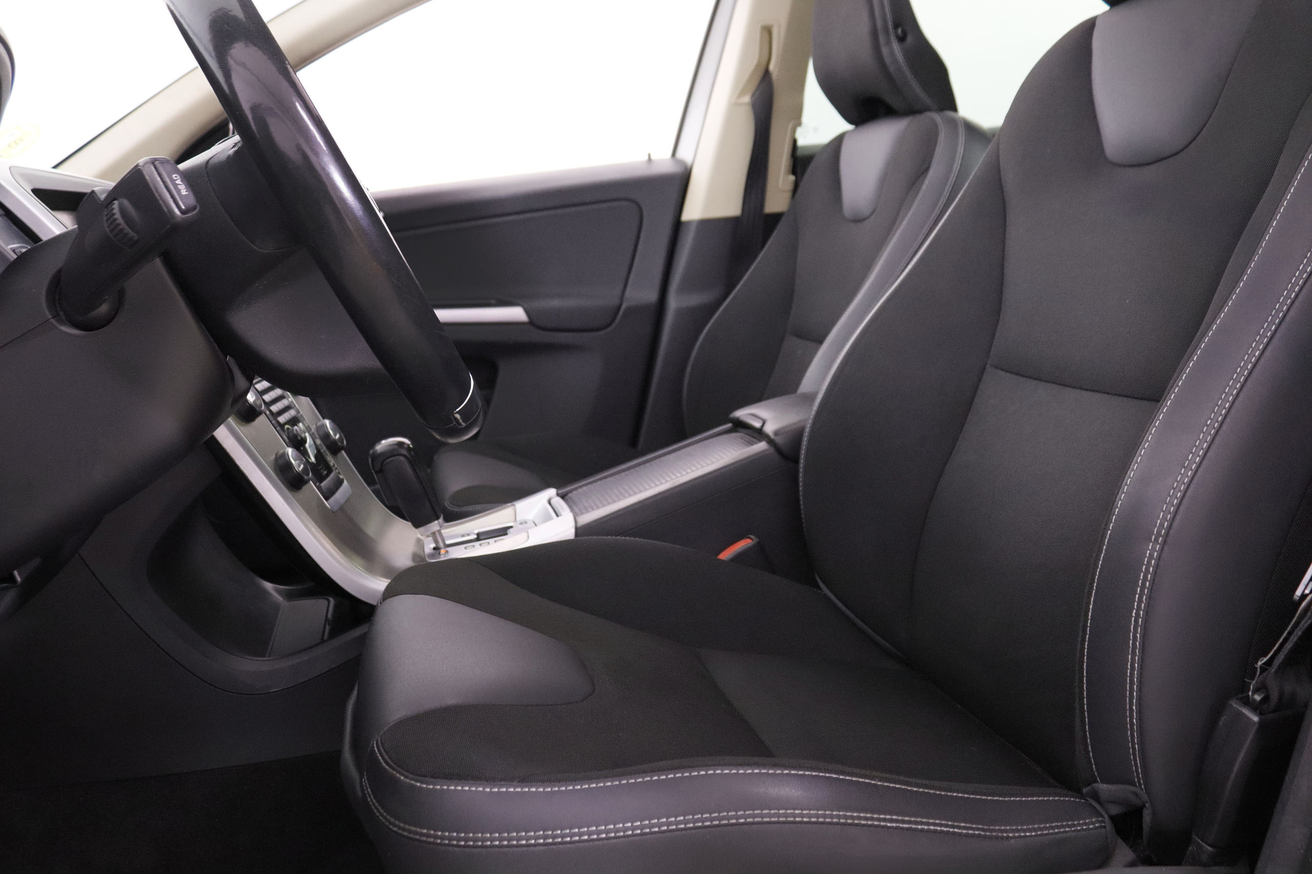 Volvo Xc 60 2.5 MOMENTUM AWD AUTO 205CV 5P # TECHO ELECTRICO, NAVY, PARKTRONIC foto 22