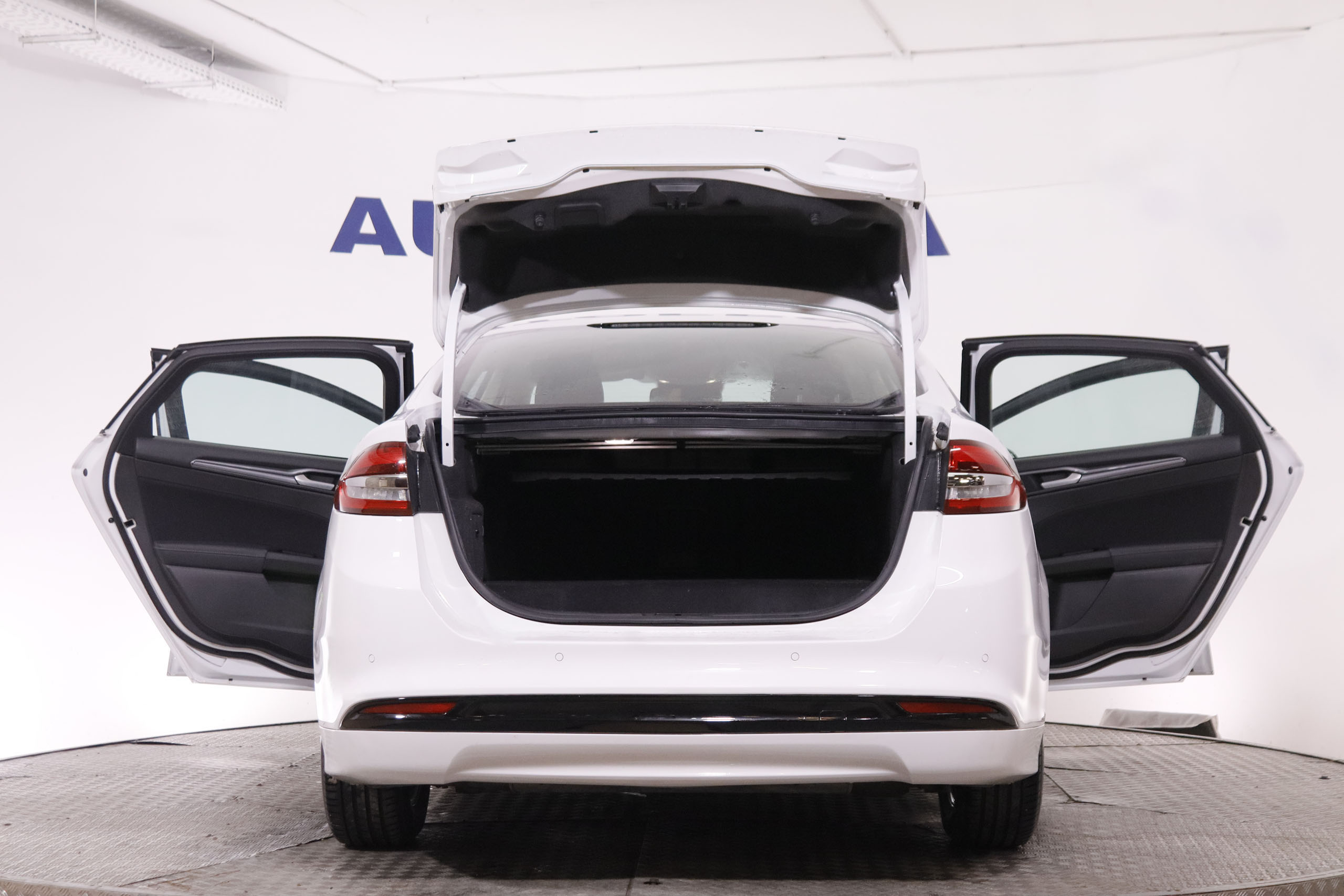 Ford Mondeo 2.0 HYBRID TITANIUM AUTO 187CV 4P # IVA DEDUCIBLE, NAVY, PARKTRONIC foto 11